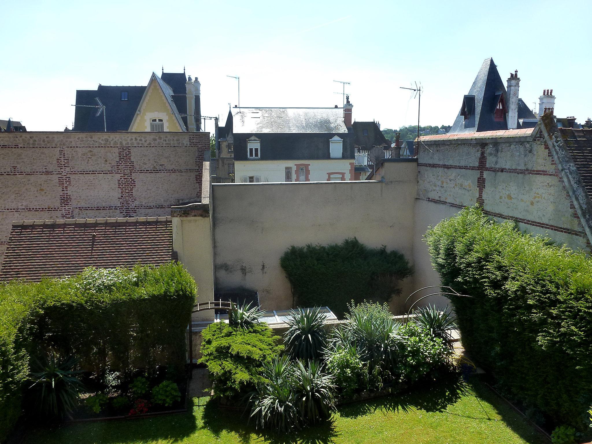 Foto 5 - Apartment mit 1 Schlafzimmer in Deauville mit blick aufs meer