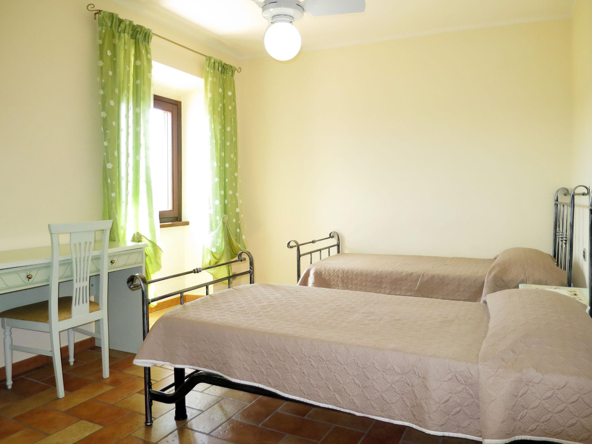 Foto 15 - Appartamento con 2 camere da letto a Caprarola con piscina e vista sulle montagne
