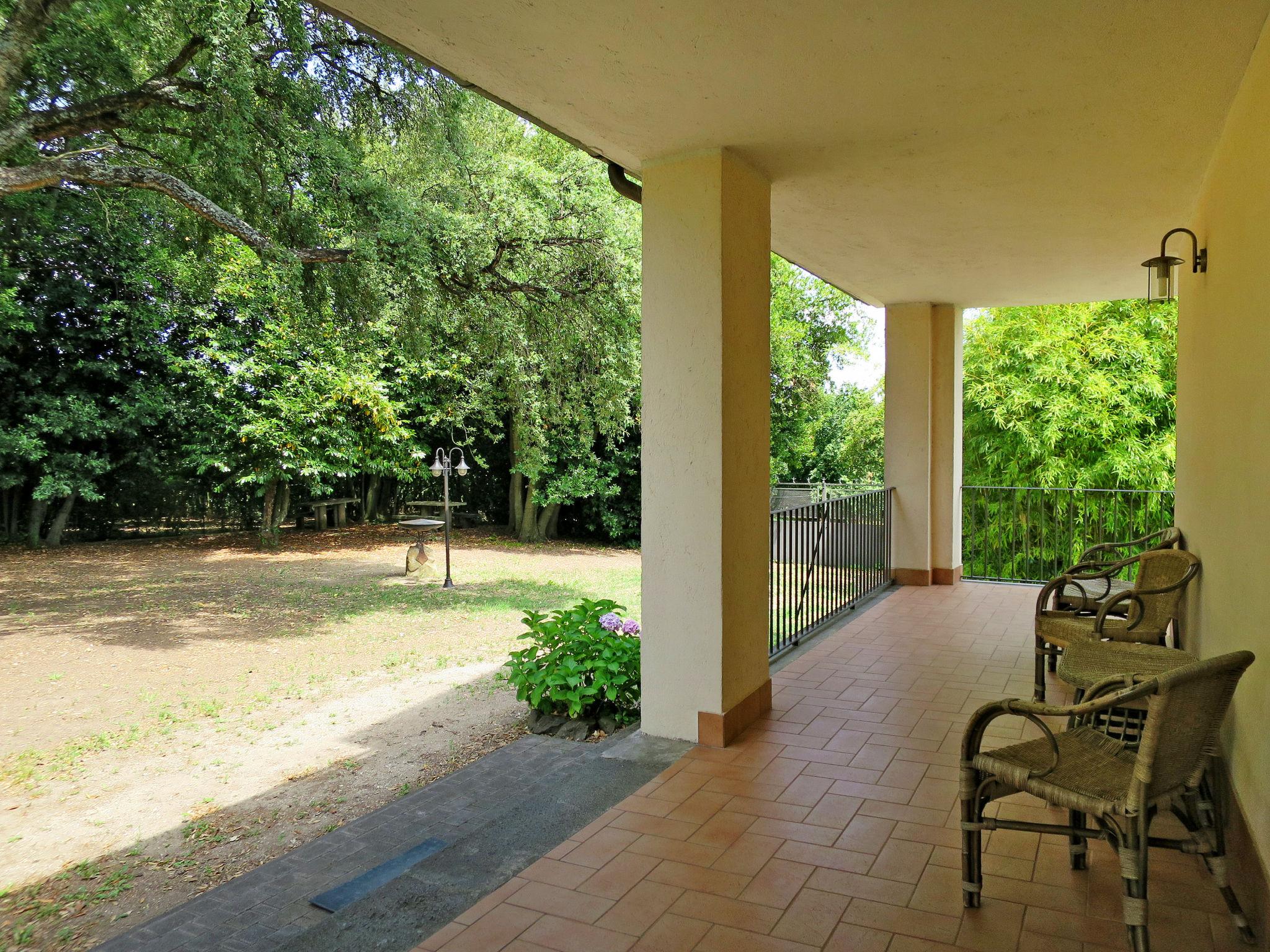 Foto 5 - Apartamento de 2 habitaciones en Caprarola con piscina y vistas a la montaña