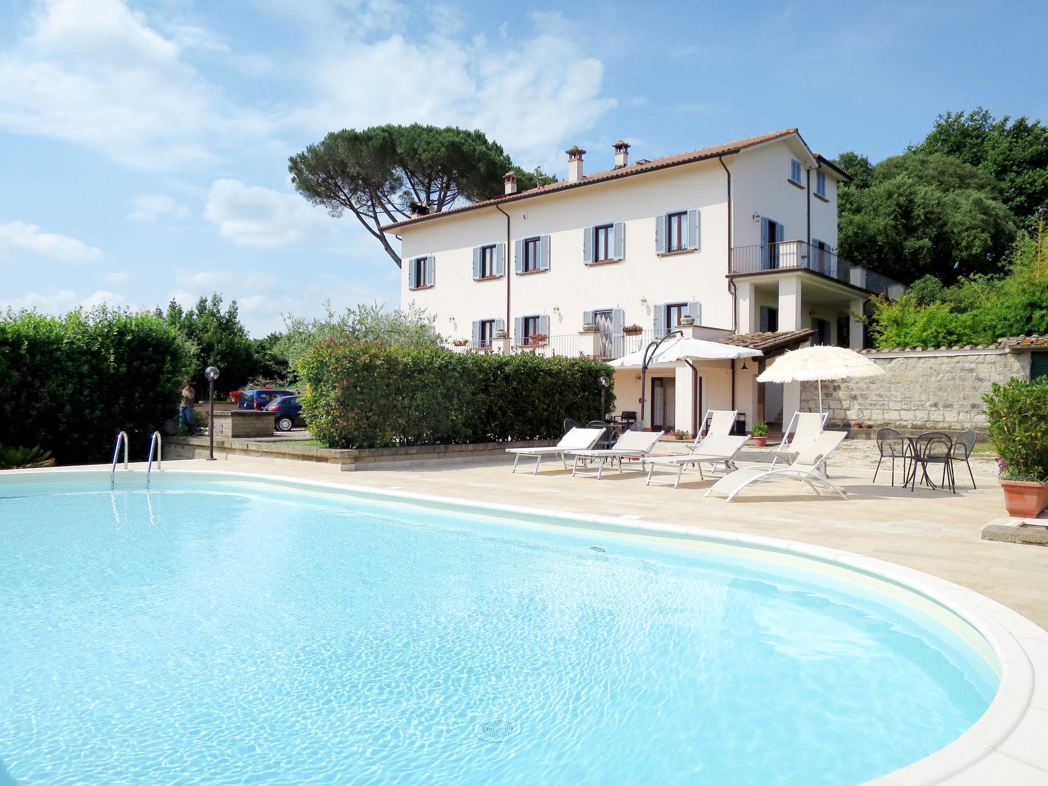 Foto 1 - Appartamento con 2 camere da letto a Caprarola con piscina e vista sulle montagne