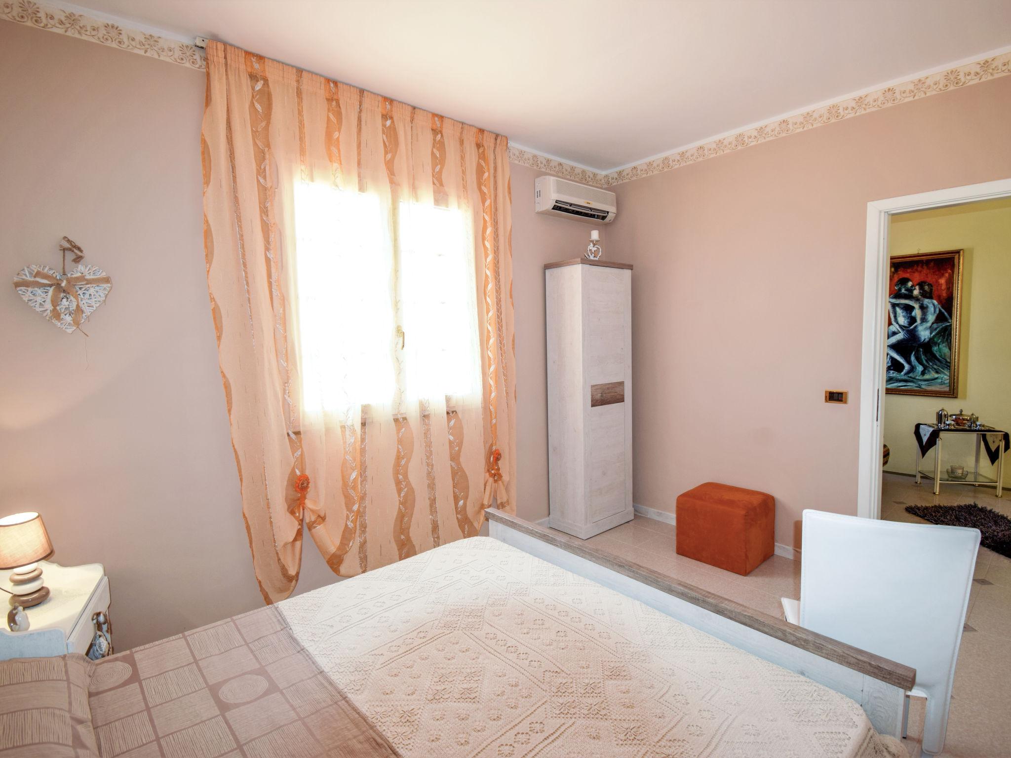 Foto 12 - Appartamento con 2 camere da letto a Siracusa con piscina e vista mare