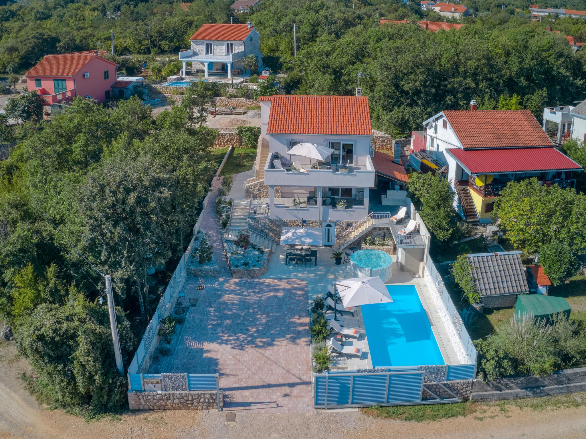 Photo 19 - Maison de 4 chambres à Dobrinj avec piscine privée et vues à la mer