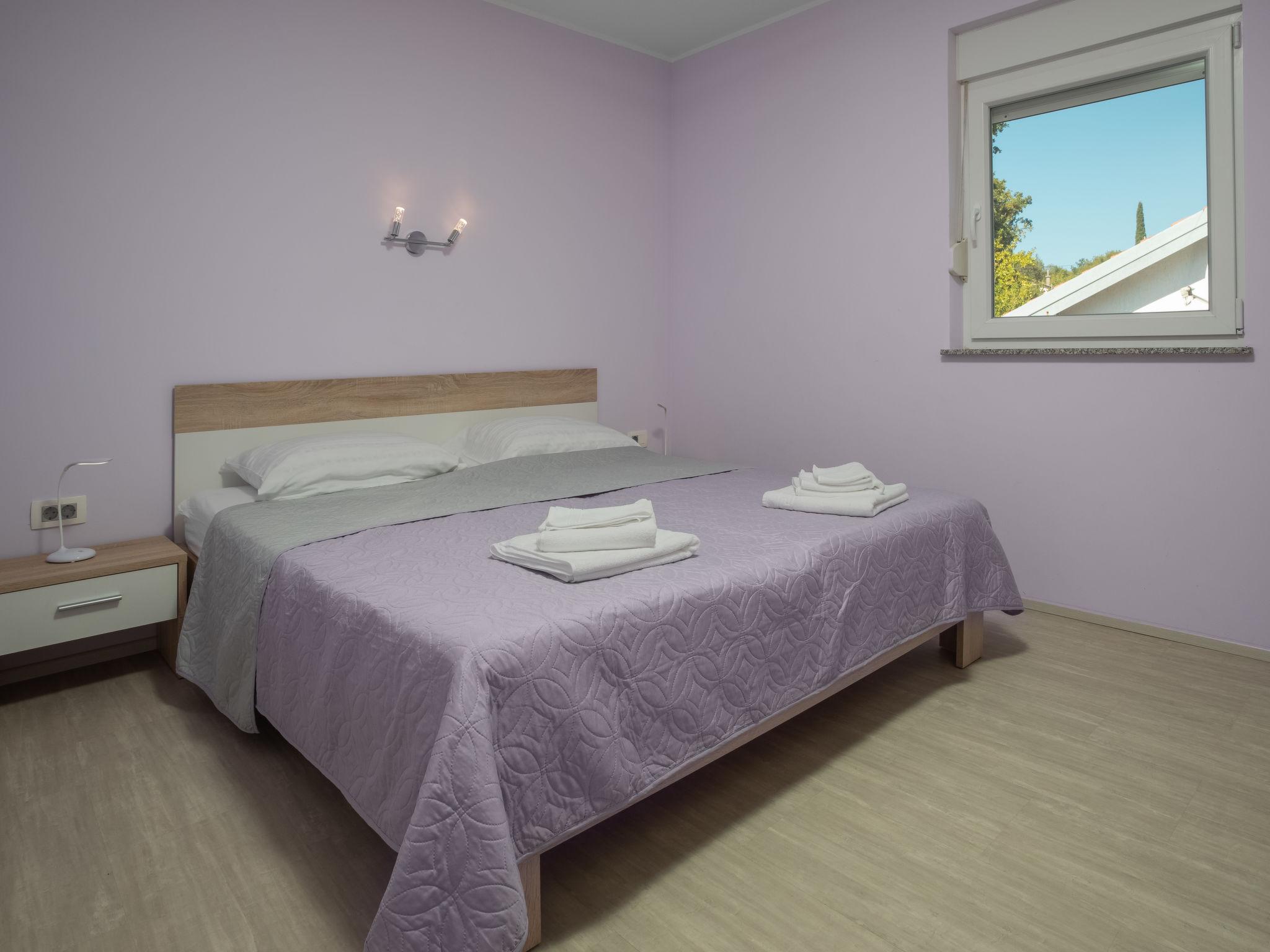 Foto 24 - Casa con 4 camere da letto a Dobrinj con piscina privata e vista mare