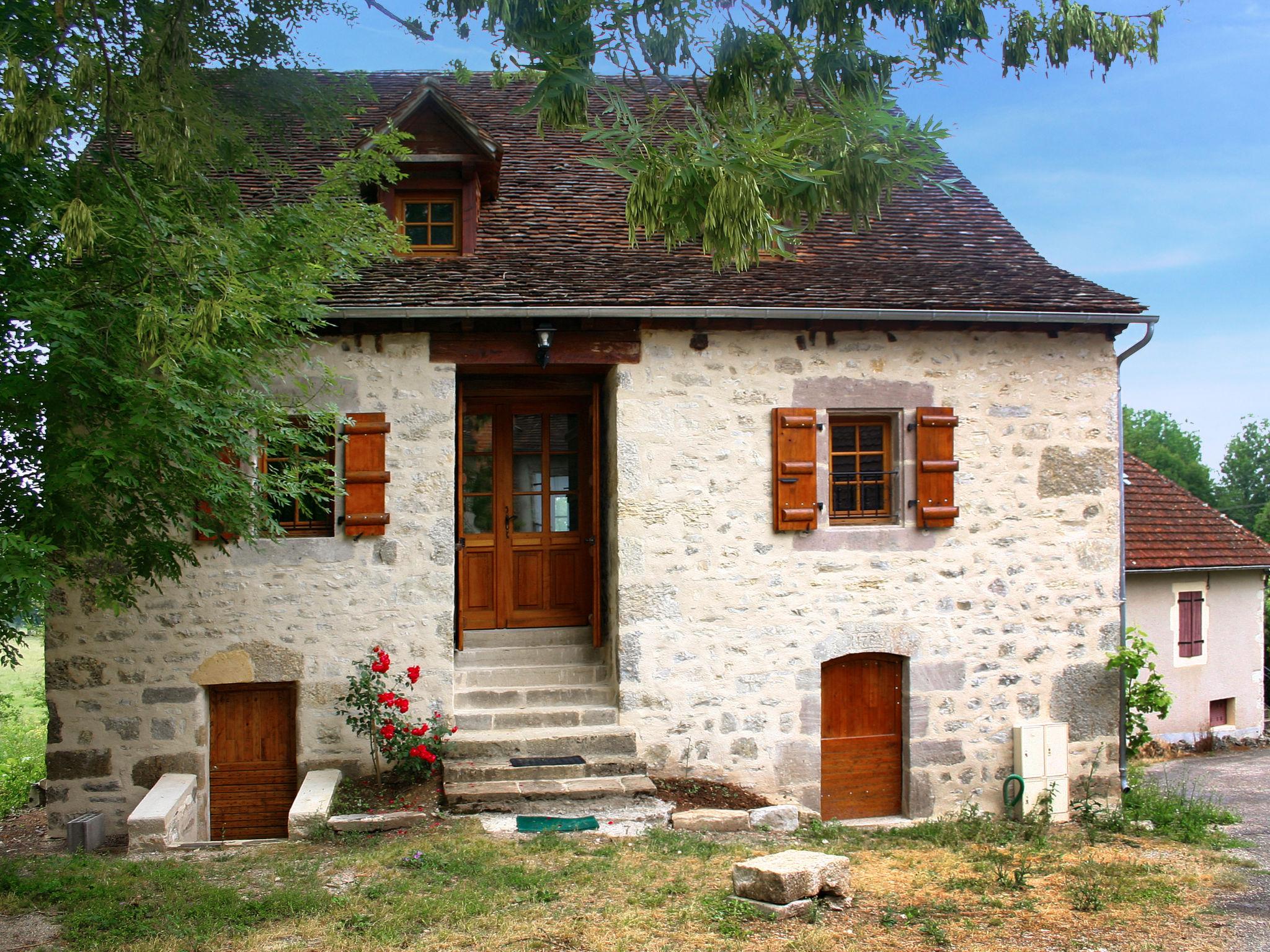 Foto 1 - Casa de 3 quartos em La Chapelle-aux-Saints com jardim