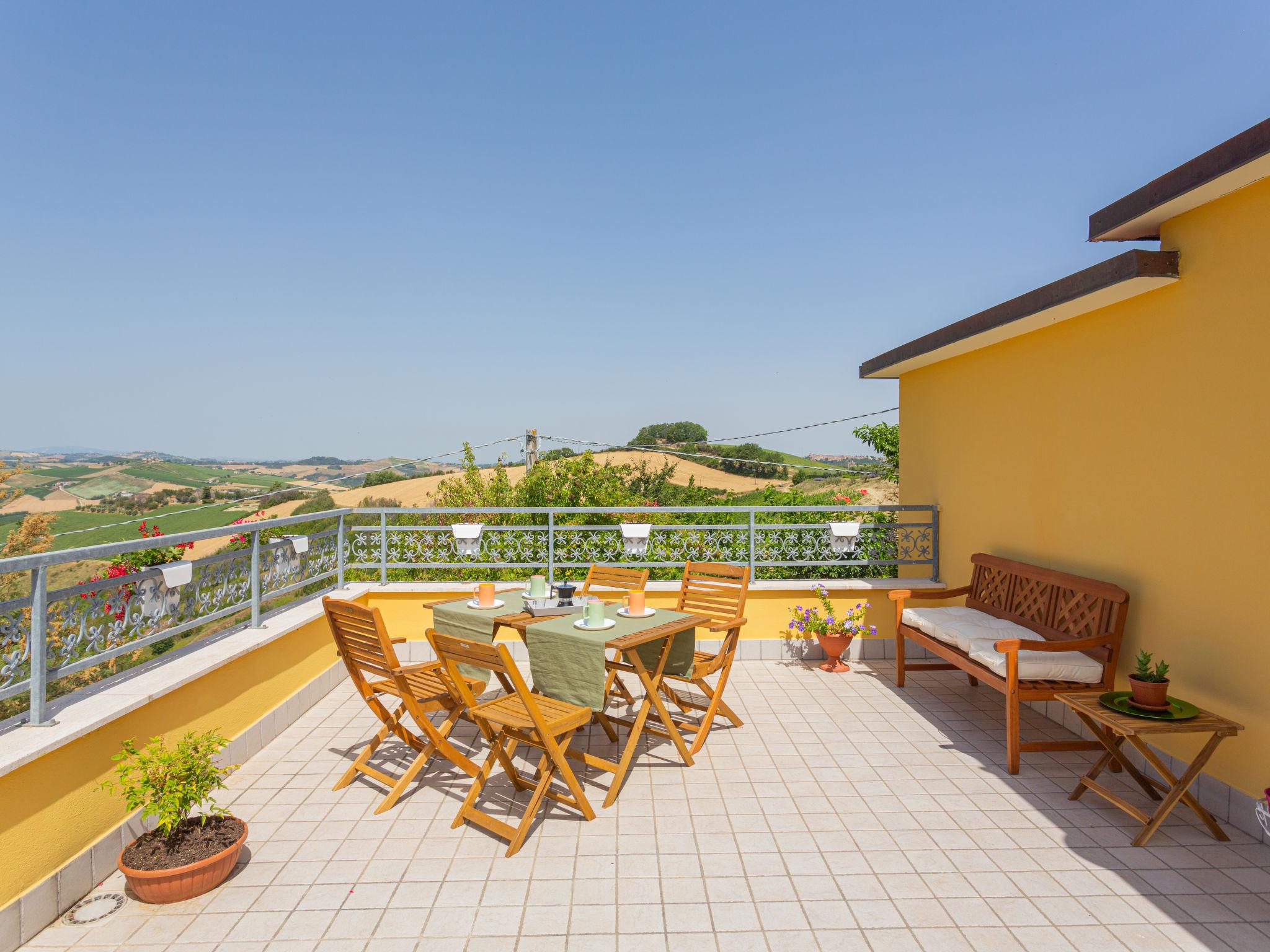 Photo 1 - Maison de 3 chambres à Ripatransone avec jardin et terrasse