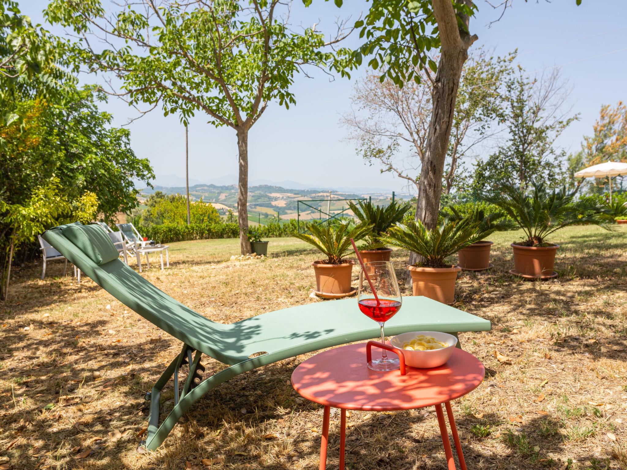 Photo 3 - Maison de 3 chambres à Ripatransone avec jardin et terrasse