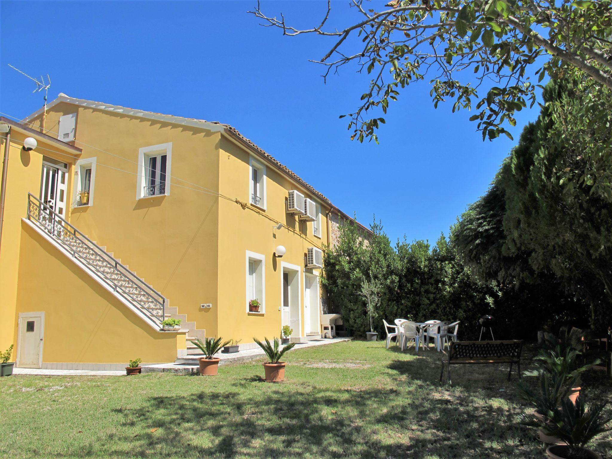 Photo 5 - Maison de 3 chambres à Ripatransone avec jardin et terrasse