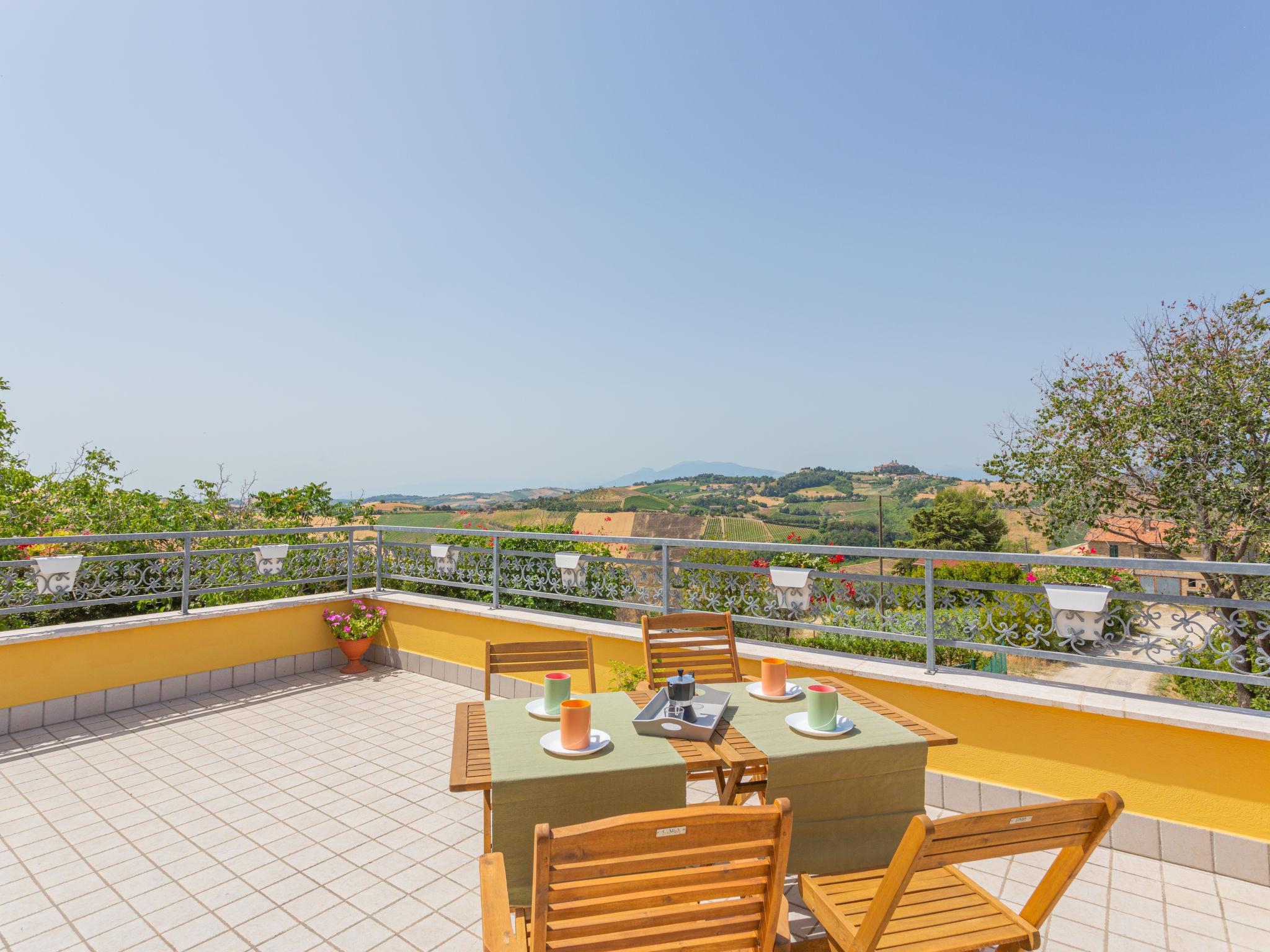 Photo 1 - Maison de 3 chambres à Ripatransone avec jardin et terrasse