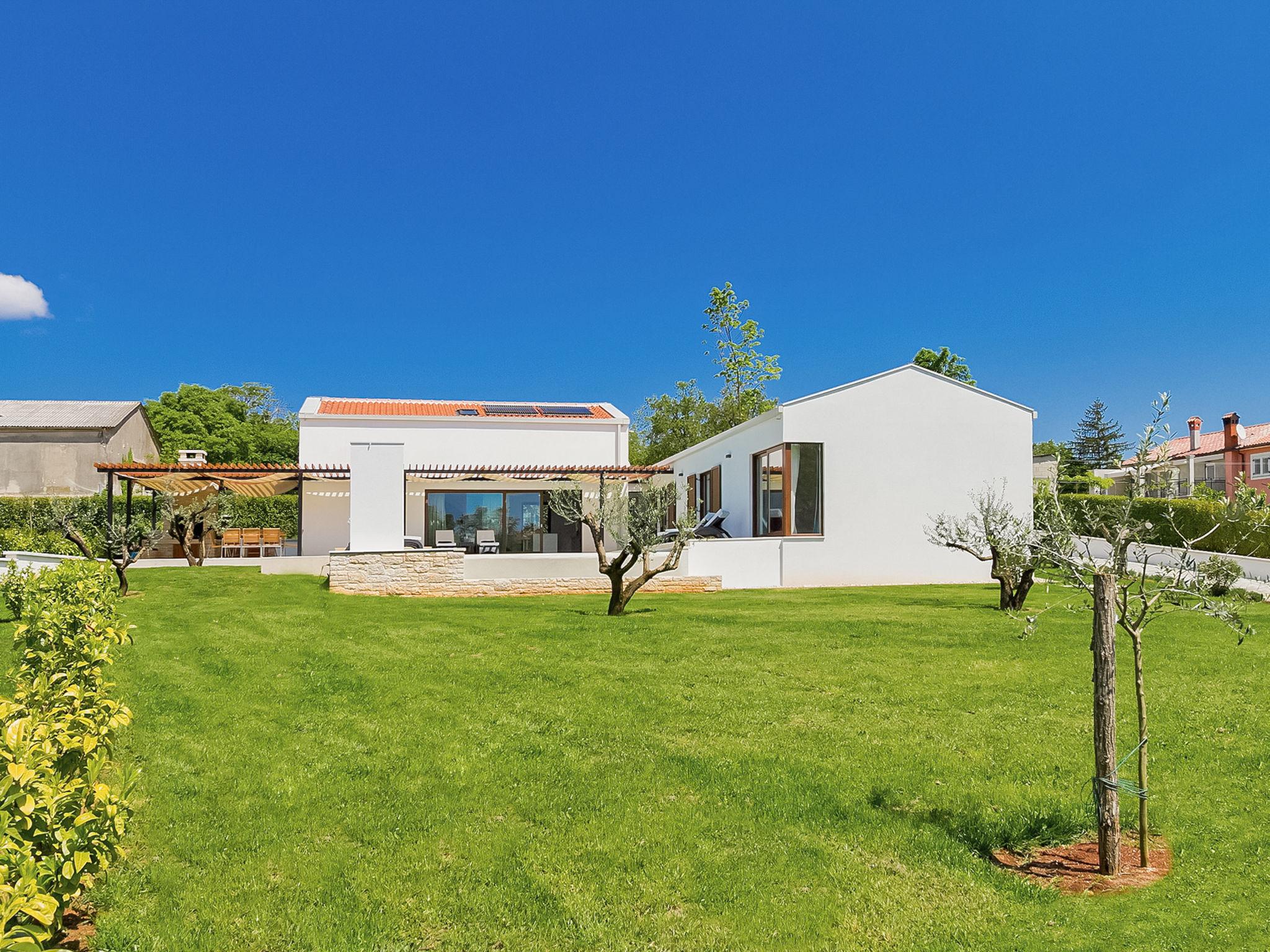 Photo 11 - Maison de 3 chambres à Sveti Petar u Šumi avec piscine privée et jardin