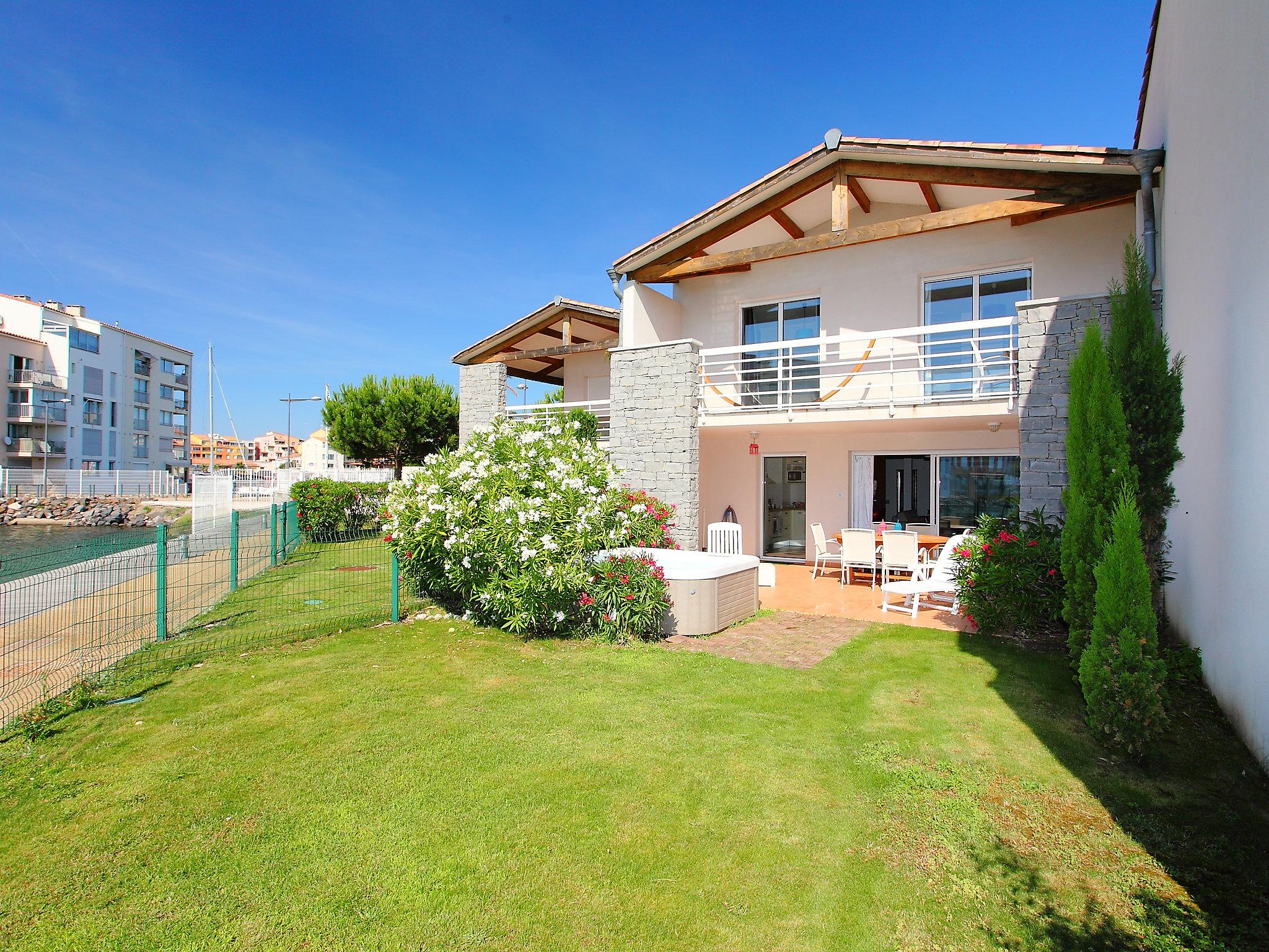 Photo 20 - Maison de 3 chambres à Agde avec jardin et vues à la mer