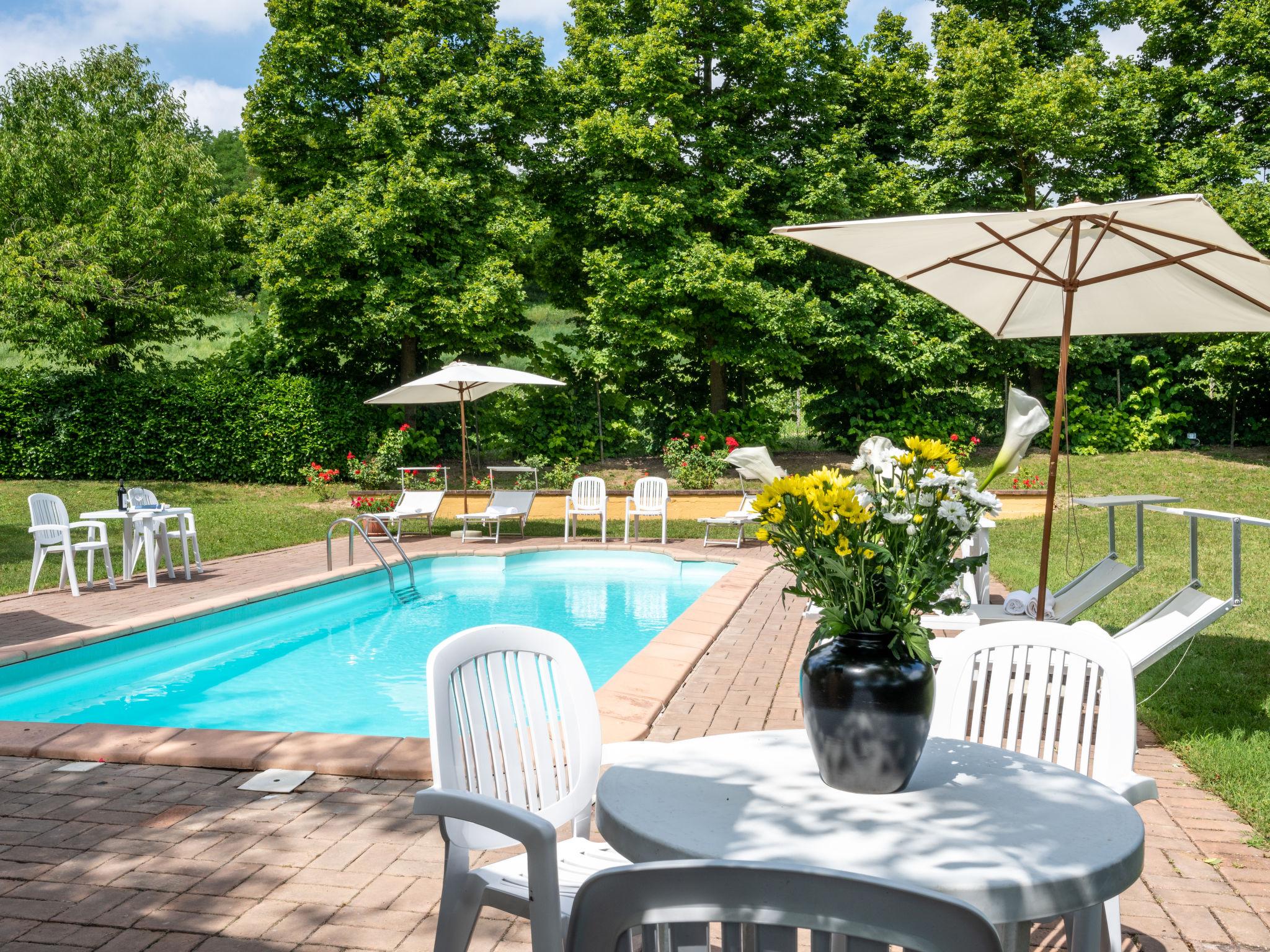 Photo 1 - Appartement de 2 chambres à Vigliano d'Asti avec piscine et jardin