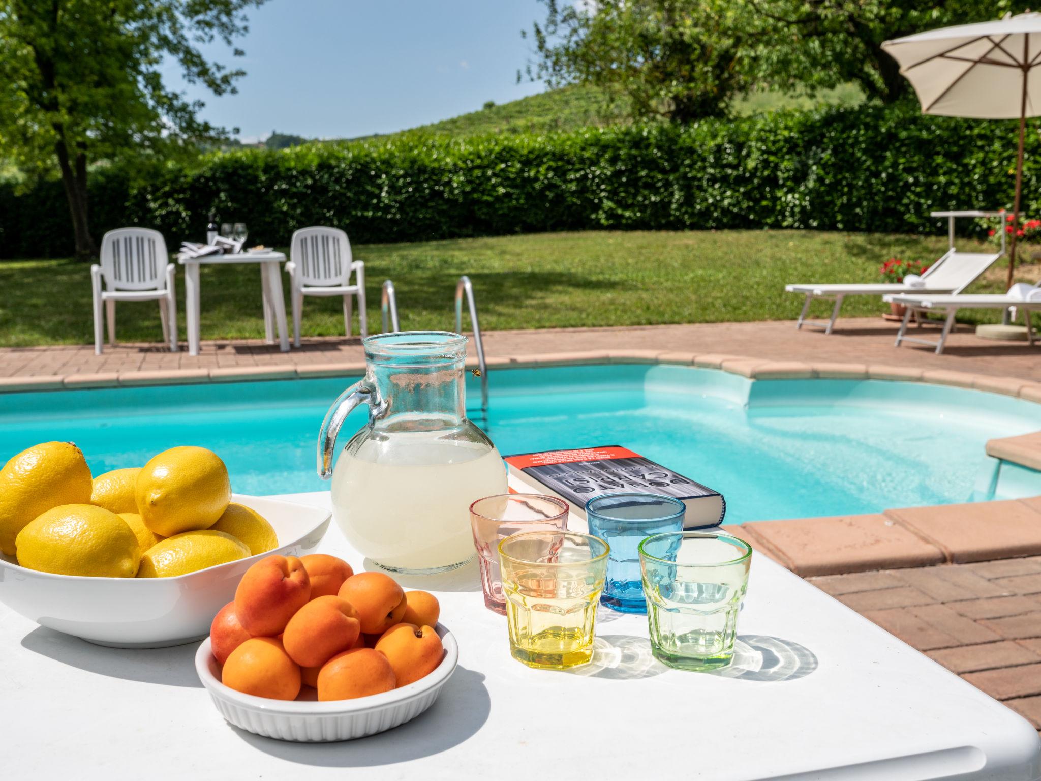 Foto 1 - Apartamento de 1 habitación en Vigliano d'Asti con piscina y jardín