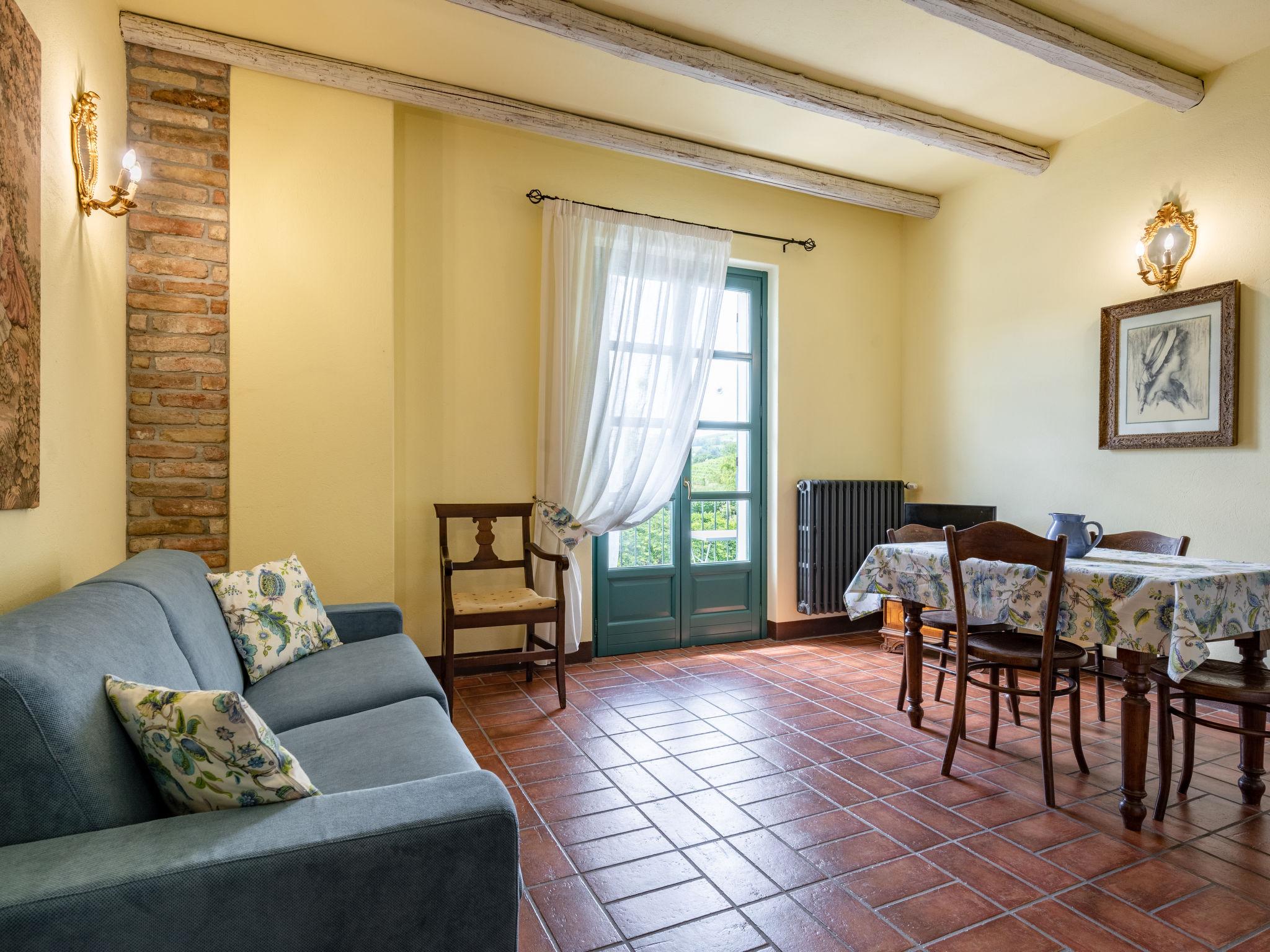 Foto 4 - Apartment mit 1 Schlafzimmer in Vigliano d'Asti mit schwimmbad und garten