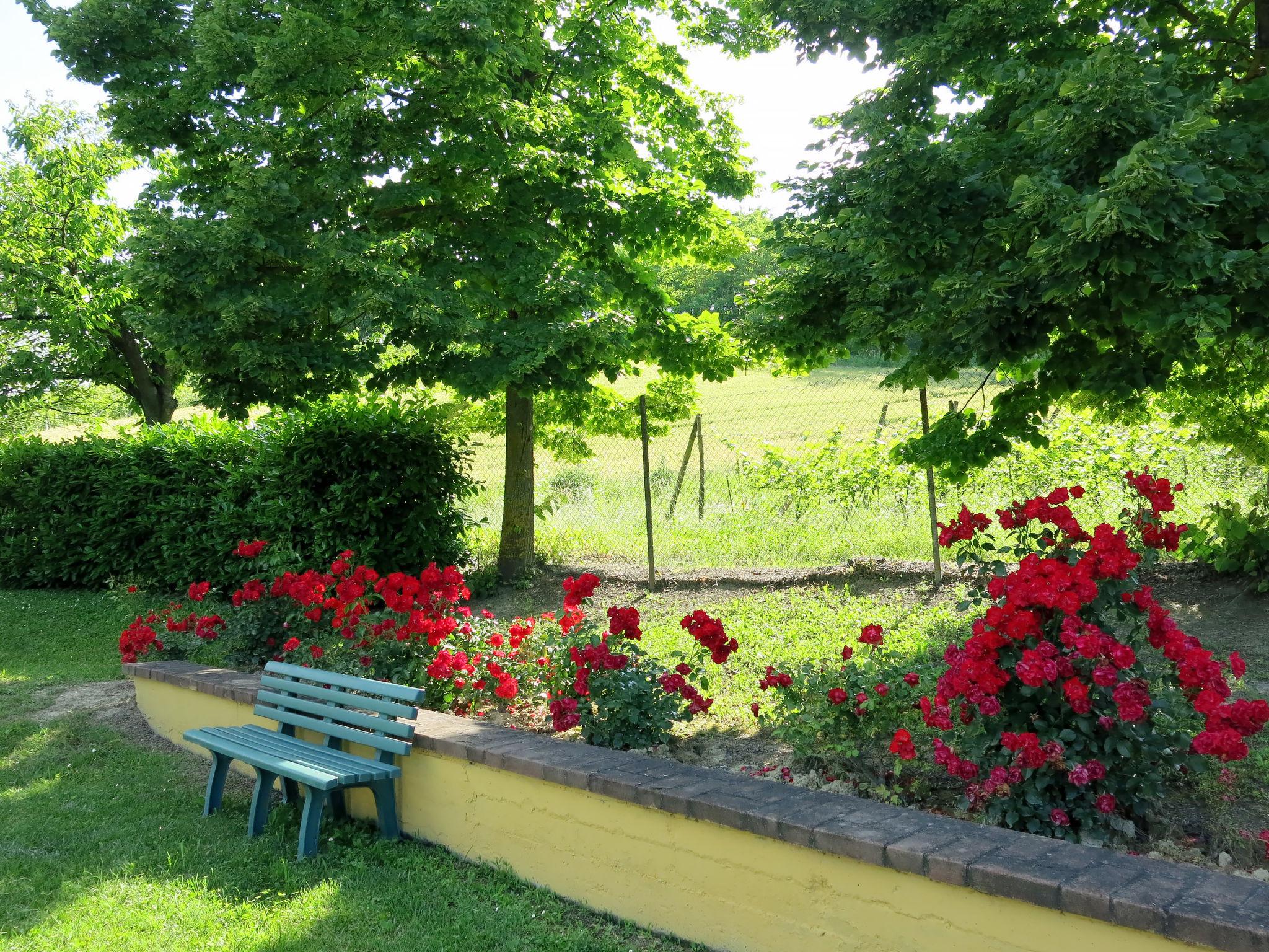 Foto 13 - Apartamento de 2 quartos em Vigliano d'Asti com piscina e jardim