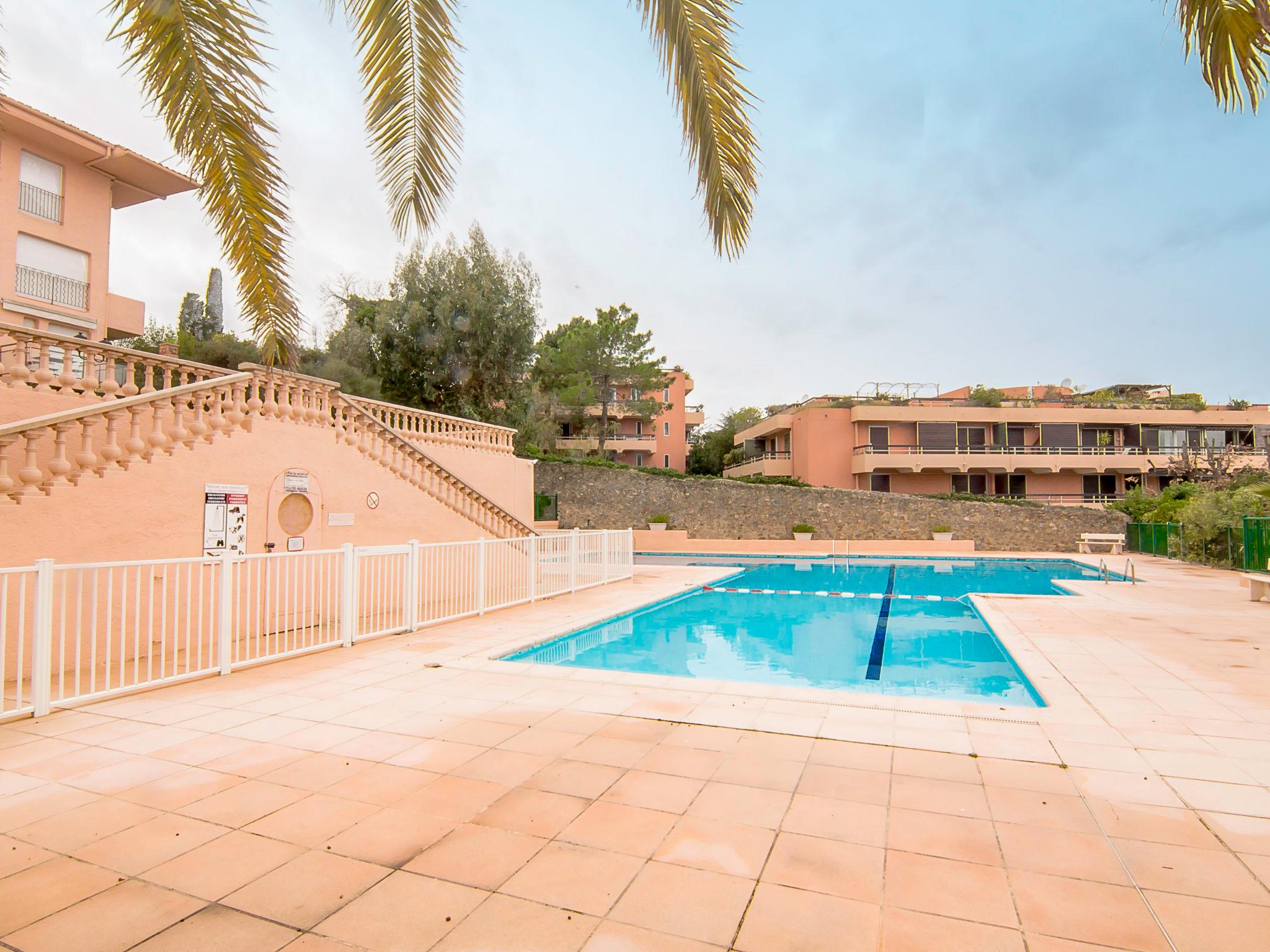 Foto 5 - Apartamento em Saint-Tropez com piscina e vistas do mar