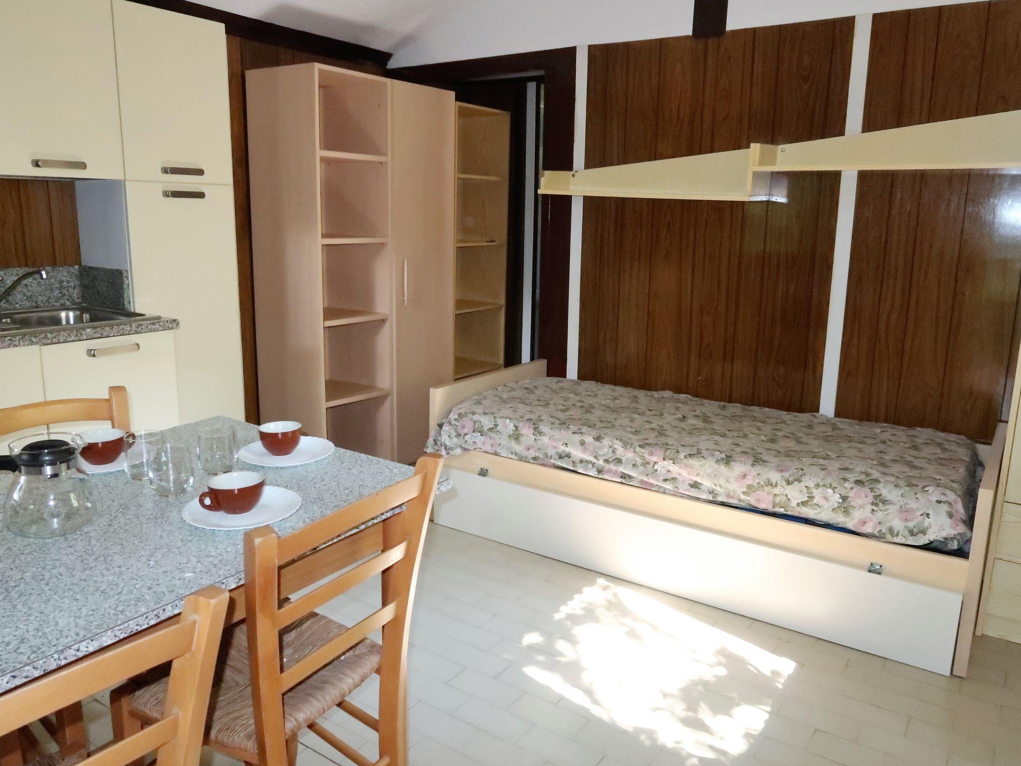 Foto 7 - Haus mit 1 Schlafzimmer in Villanova d'Albenga mit schwimmbad und blick aufs meer