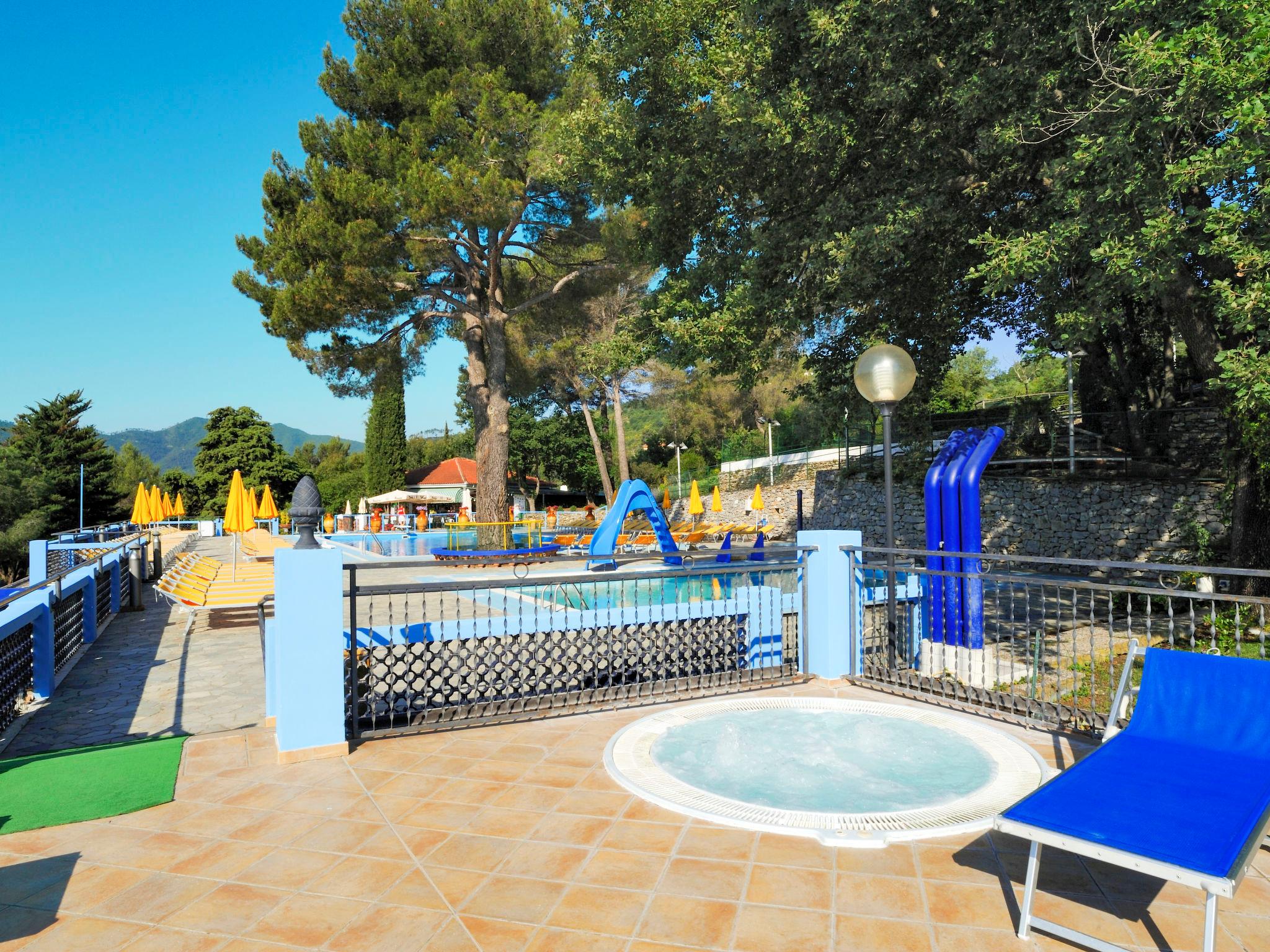 Photo 12 - Maison de 2 chambres à Villanova d'Albenga avec piscine et vues à la mer