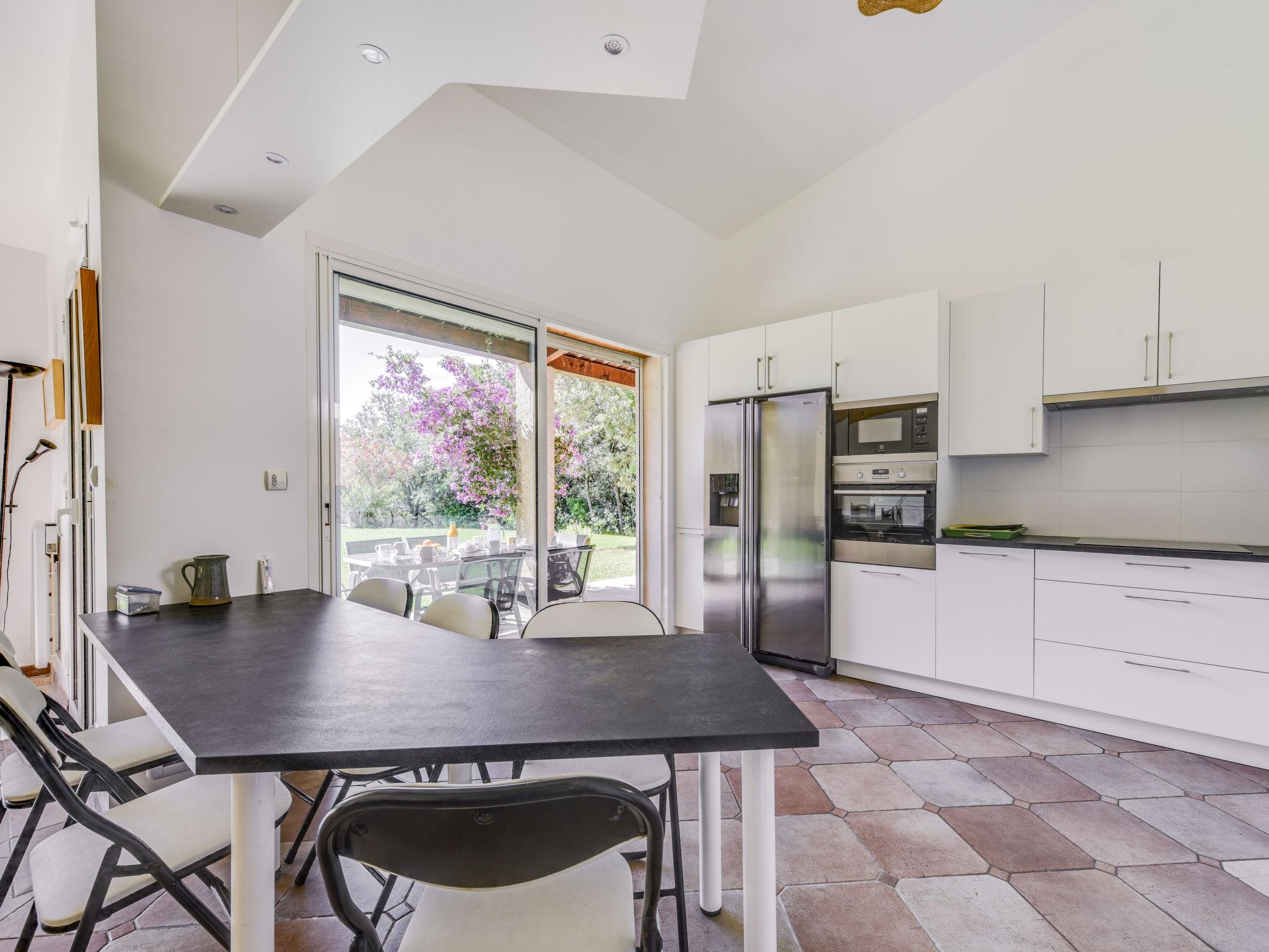 Photo 10 - Maison de 4 chambres à La Croix-Valmer avec piscine privée et jardin