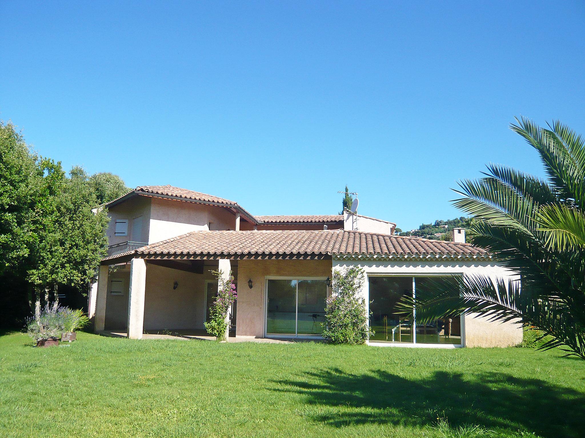 Photo 5 - Maison de 4 chambres à La Croix-Valmer avec piscine privée et vues à la mer