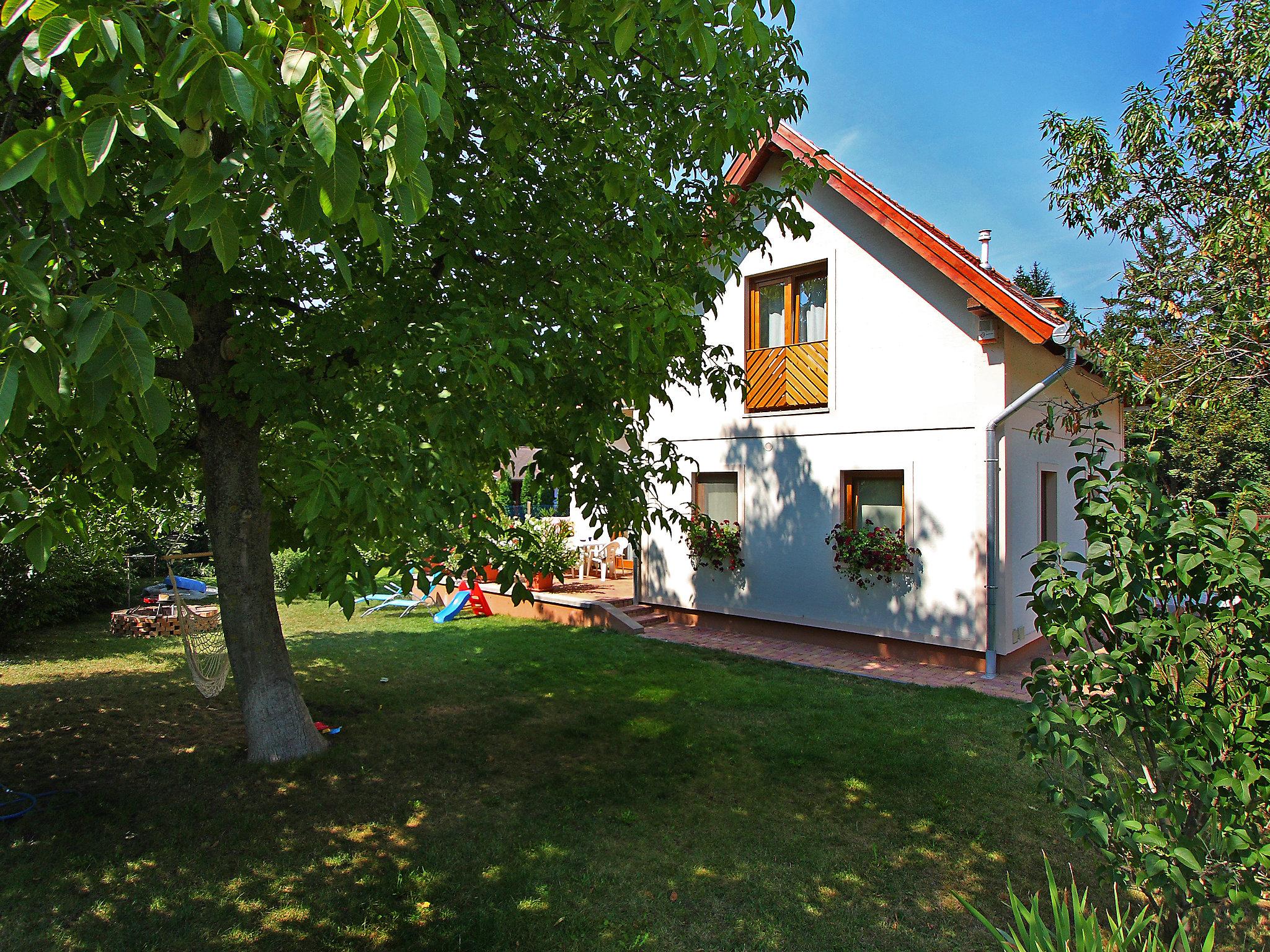 Foto 30 - Casa de 3 quartos em Balatonakali com jardim e vista para a montanha