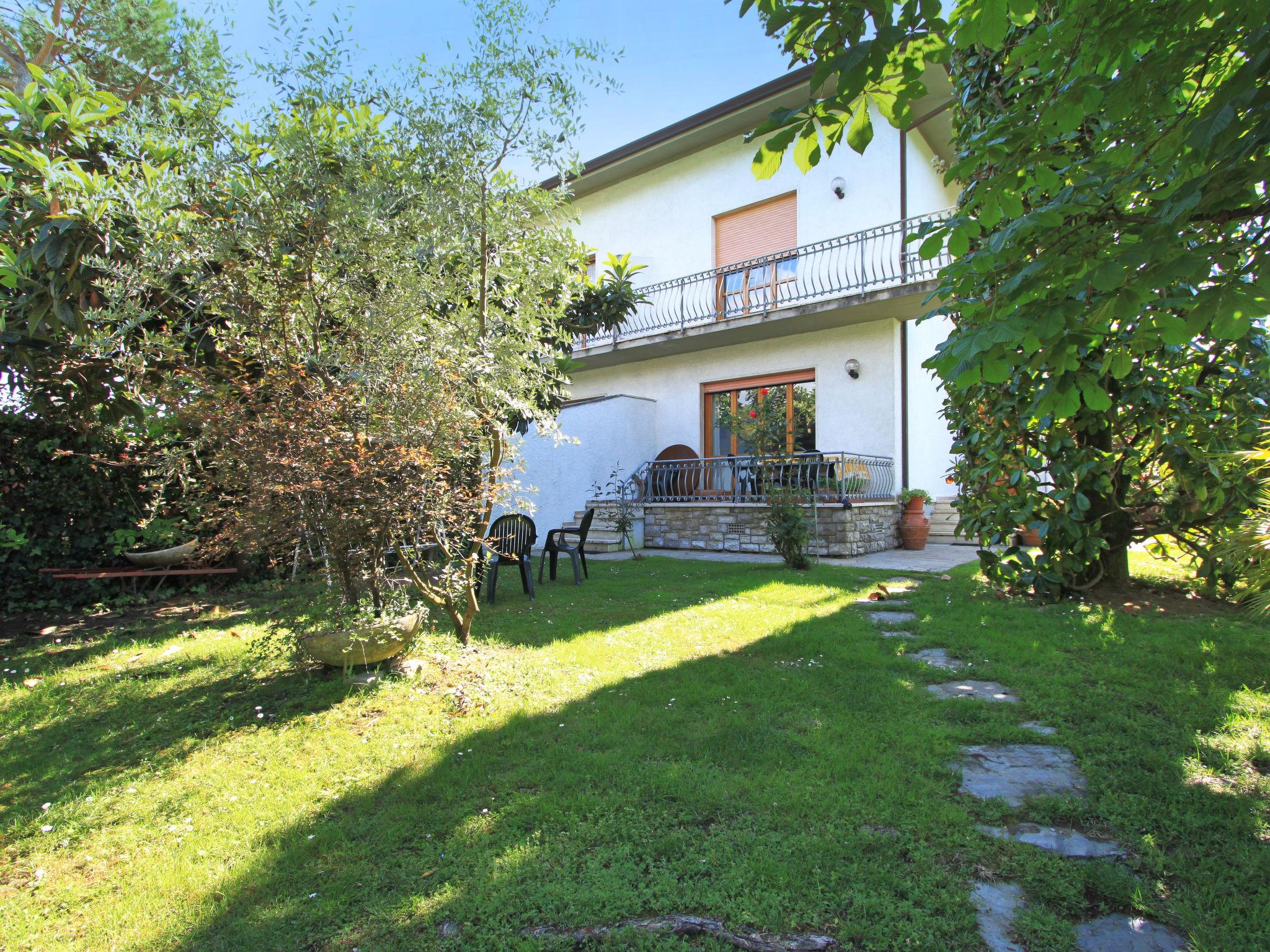 Photo 1 - Maison de 4 chambres à Forte dei Marmi avec jardin