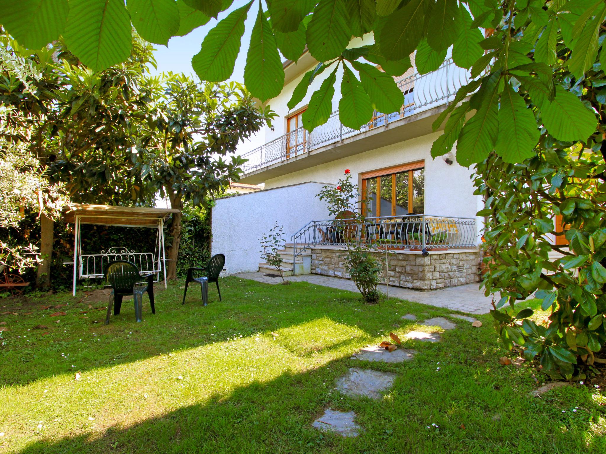 Foto 14 - Casa de 4 quartos em Forte dei Marmi com jardim e vistas do mar