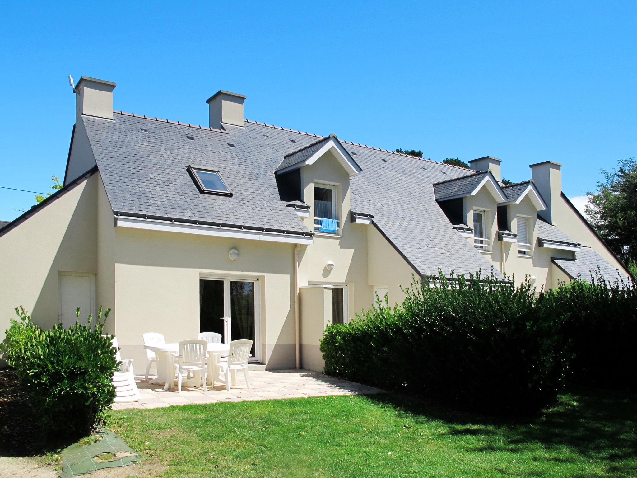 Foto 1 - Haus mit 1 Schlafzimmer in Pénestin mit schwimmbad und blick aufs meer