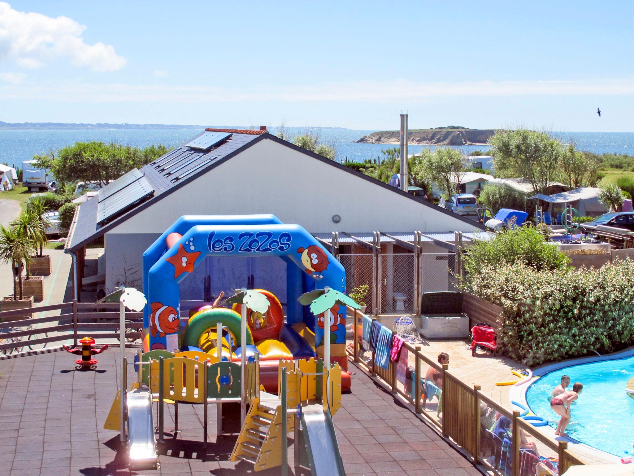 Foto 15 - Haus mit 1 Schlafzimmer in Pénestin mit schwimmbad und blick aufs meer