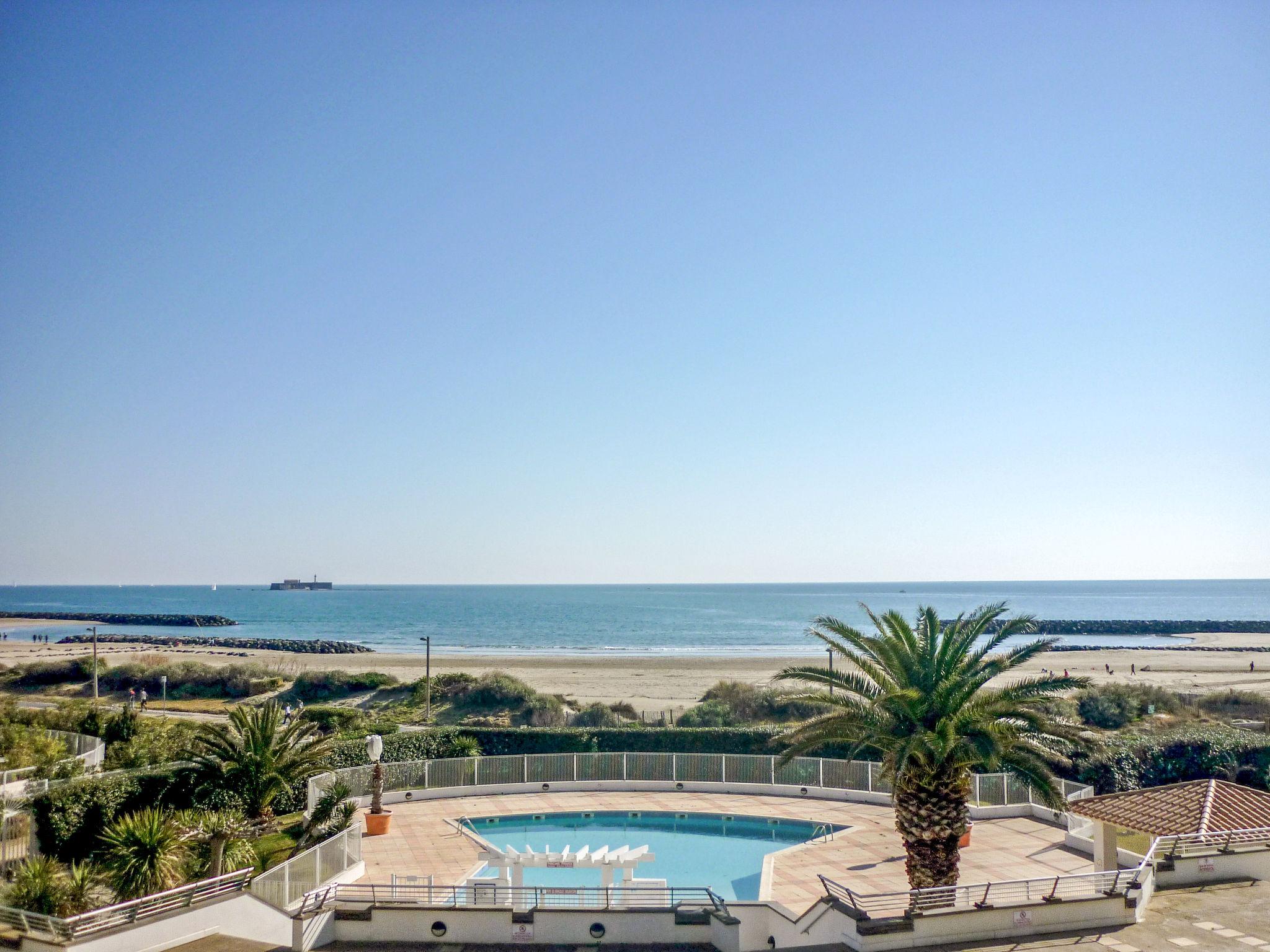 Foto 2 - Appartamento con 1 camera da letto a Agde con piscina e vista mare