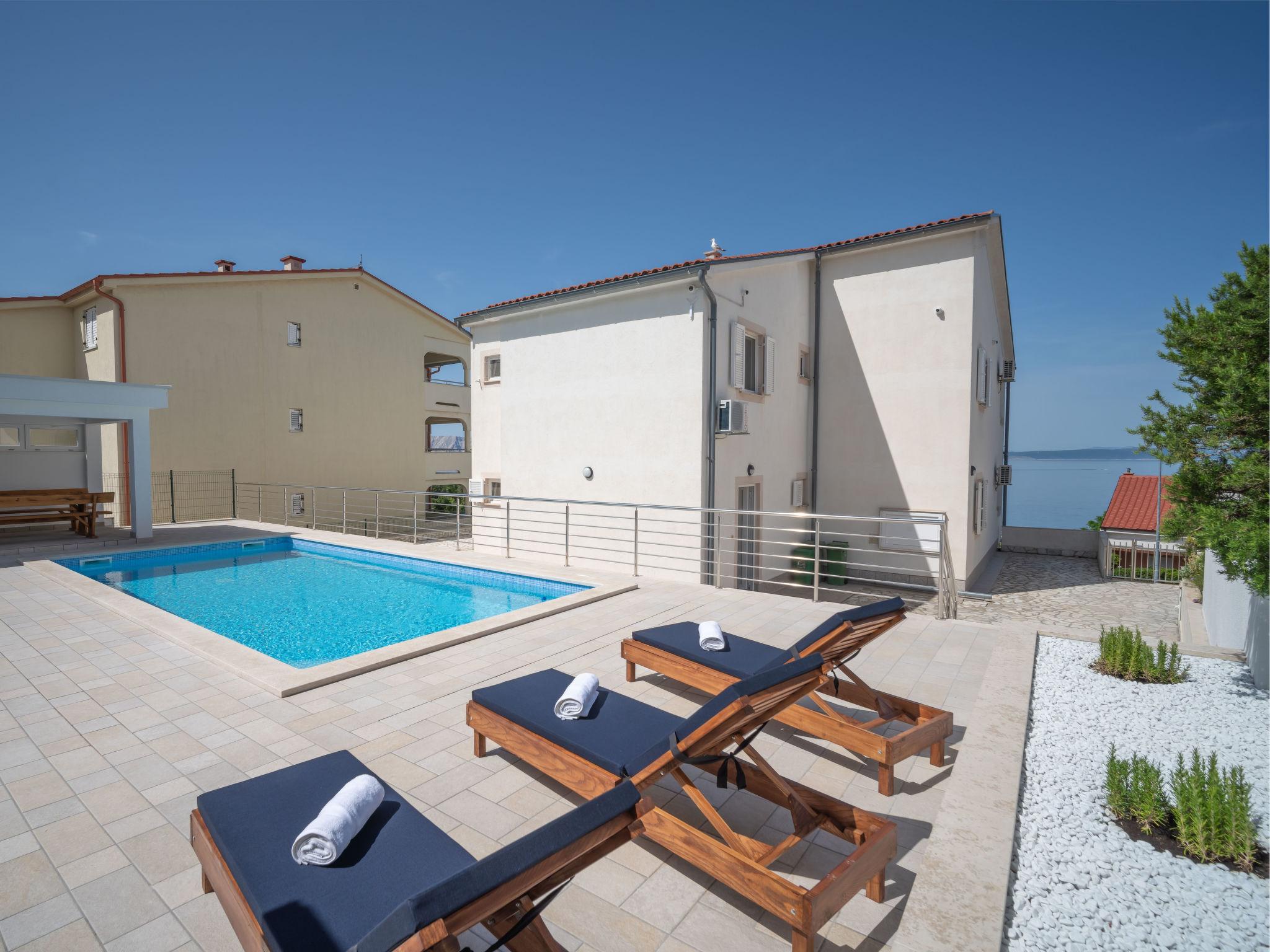 Foto 12 - Apartamento de 2 quartos em Novi Vinodolski com piscina e terraço