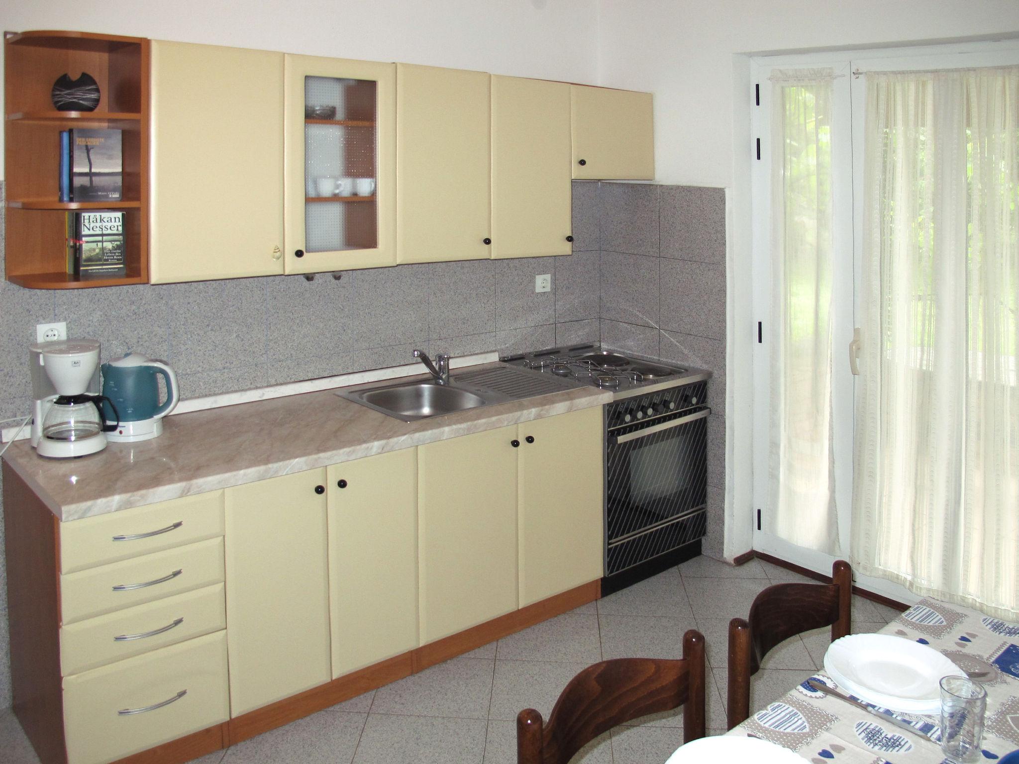 Foto 5 - Apartment mit 2 Schlafzimmern in Tar-Vabriga mit schwimmbad und blick aufs meer