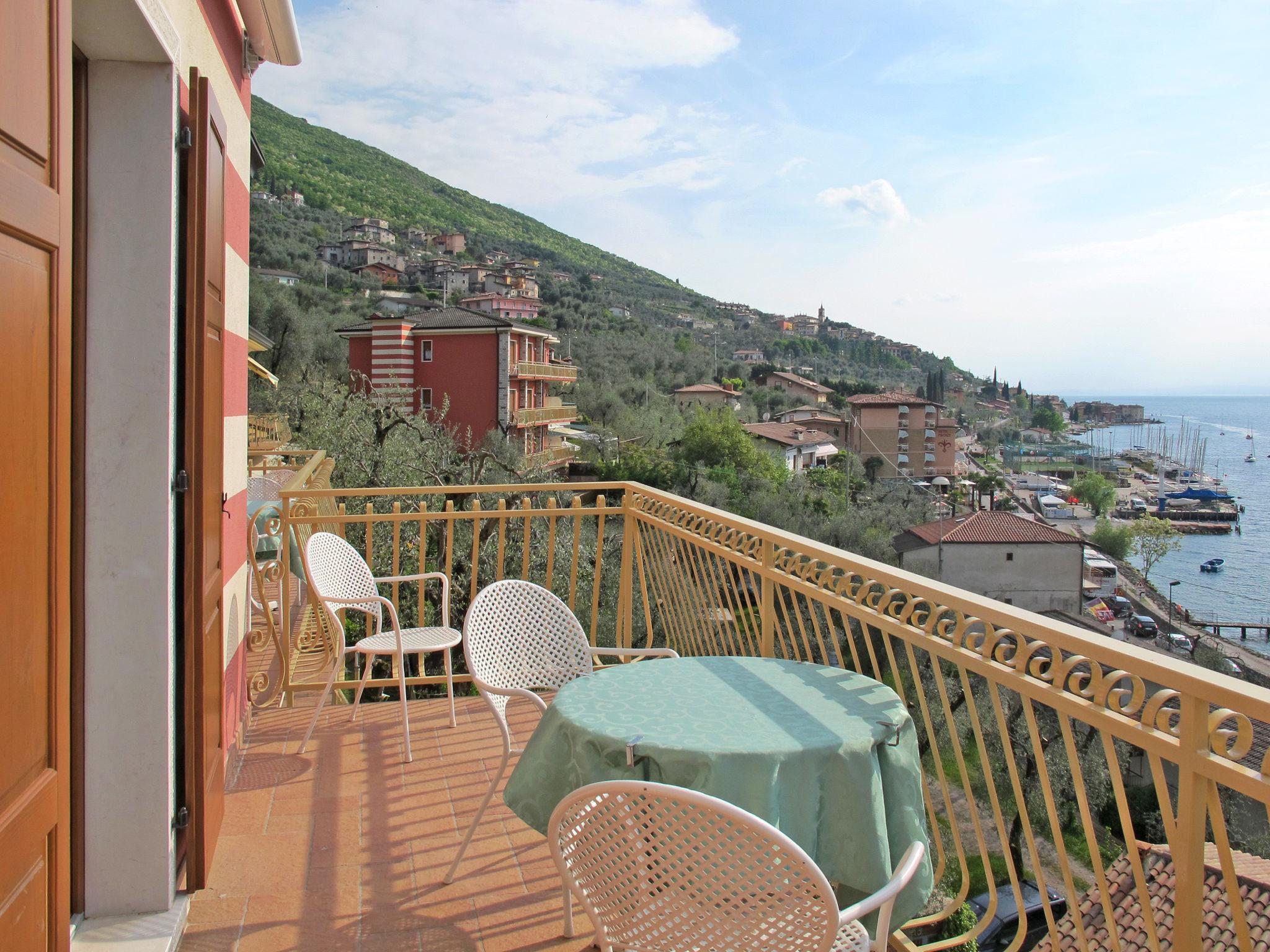 Foto 4 - Appartamento con 1 camera da letto a Brenzone sul Garda con terrazza e vista sulle montagne