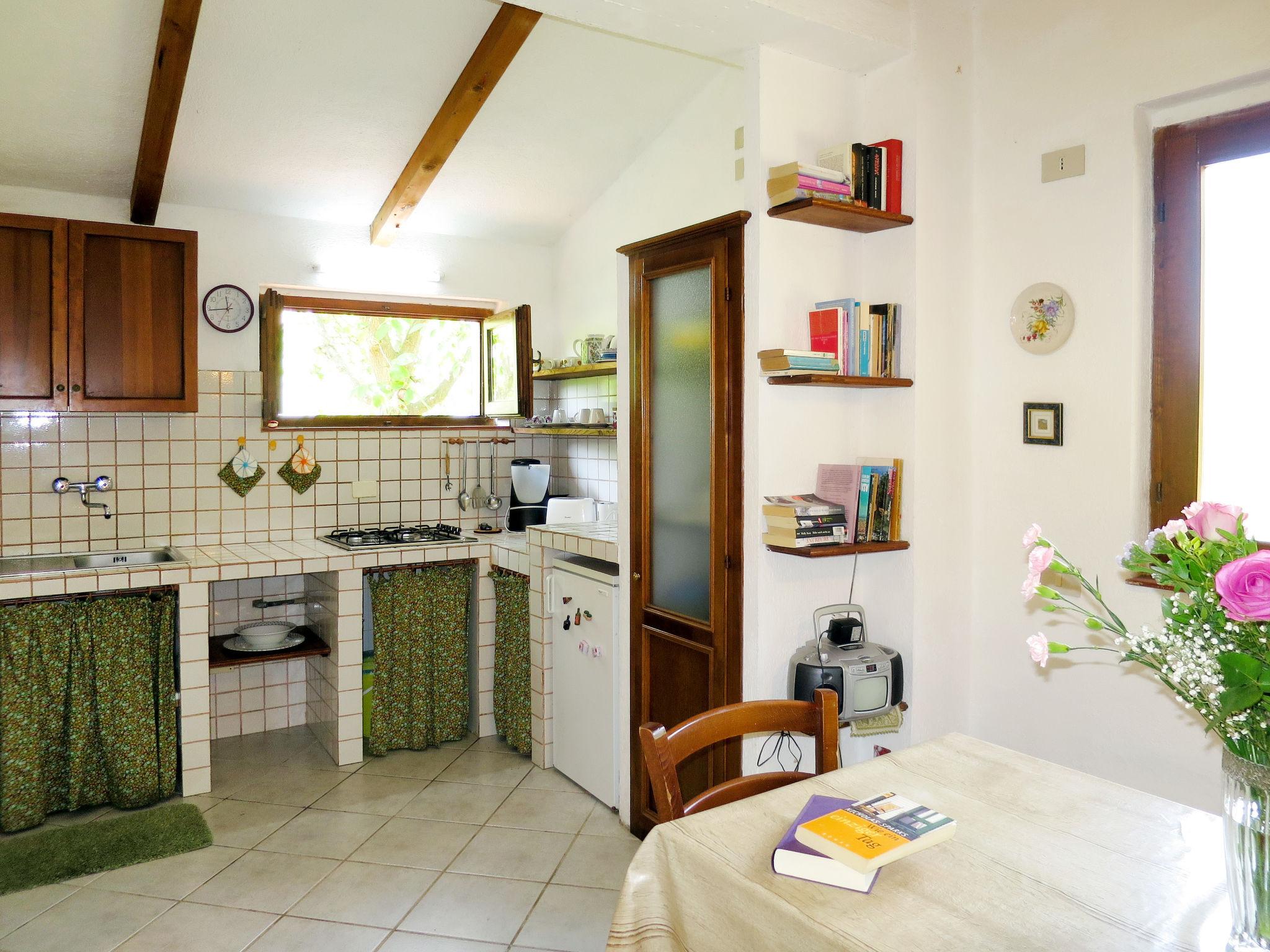 Photo 8 - Maison de 1 chambre à Montieri avec jardin et terrasse