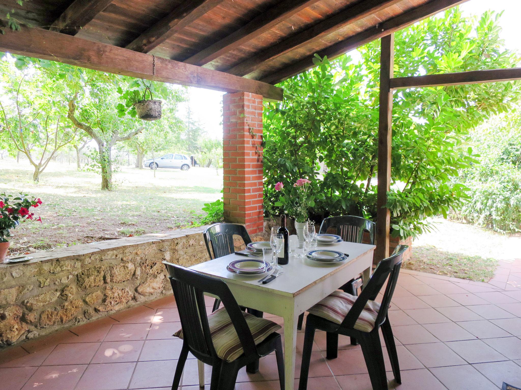 Photo 2 - Maison de 1 chambre à Montieri avec jardin et terrasse