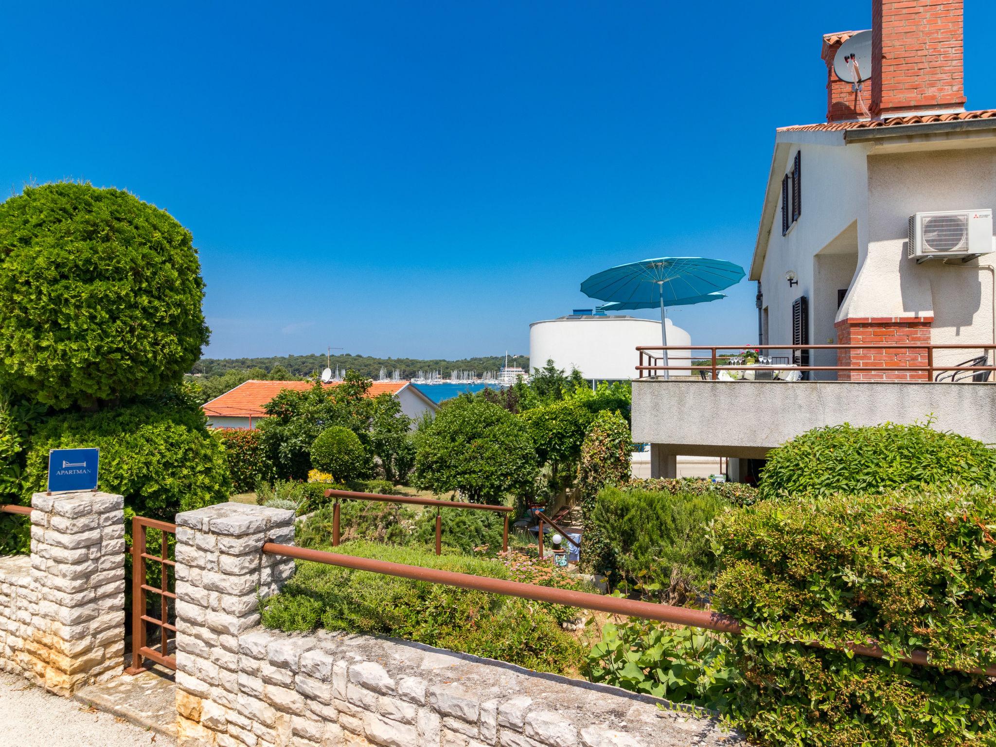 Foto 1 - Appartamento con 2 camere da letto a Medulin con terrazza e vista mare