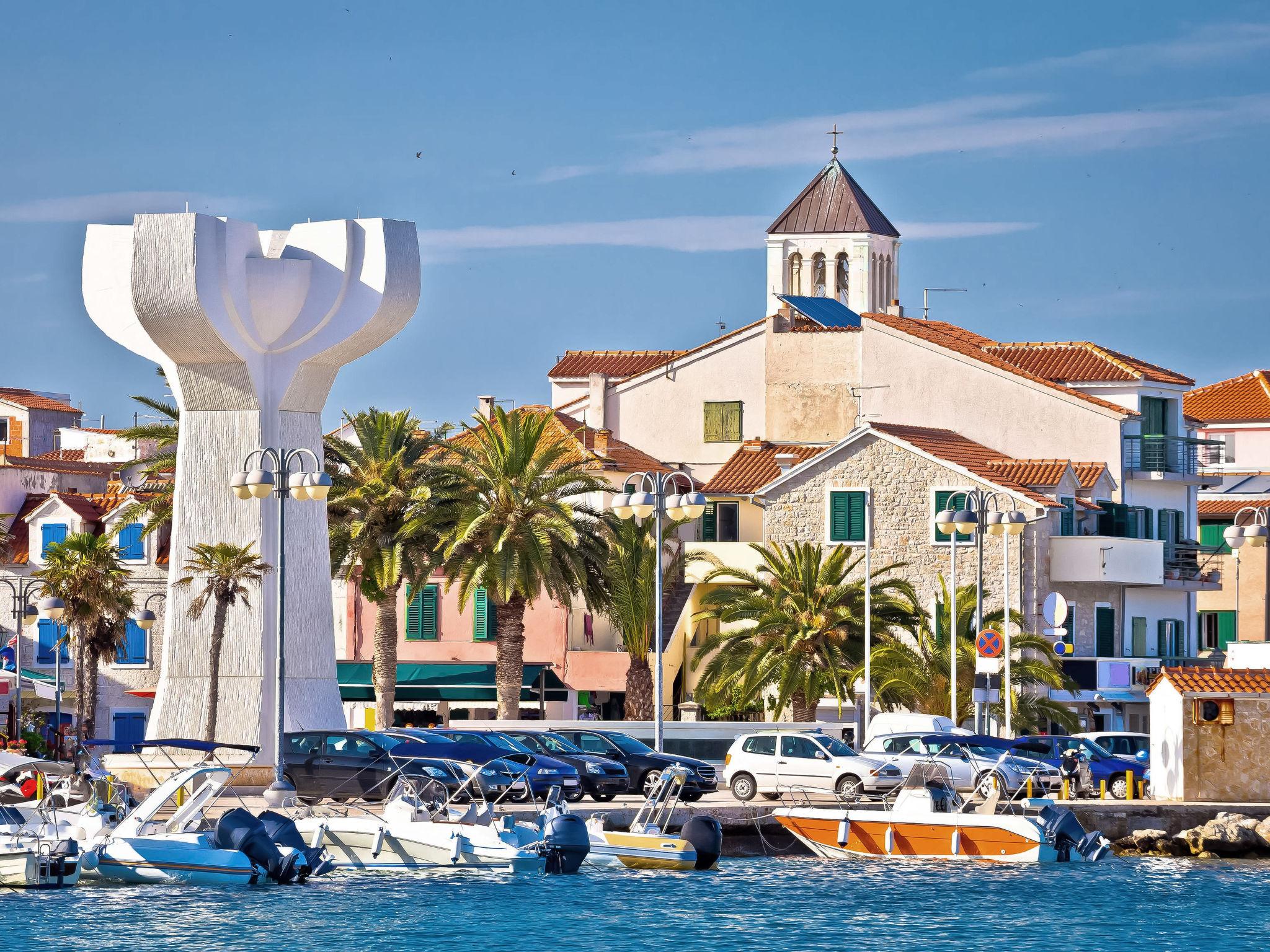 Foto 45 - Appartamento con 2 camere da letto a Vodice con piscina e vista mare