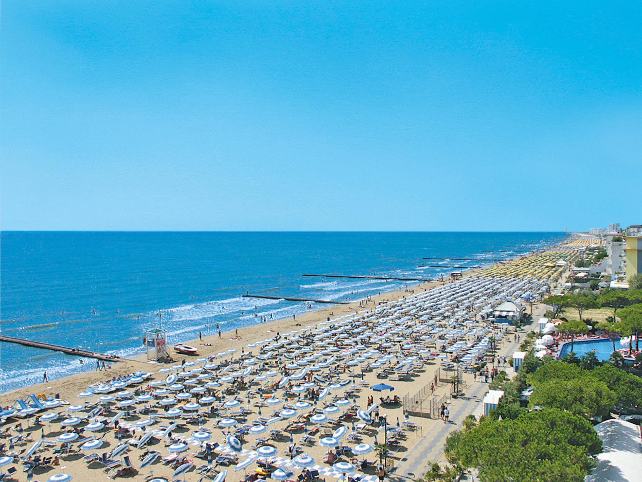 Photo 28 - Appartement de 2 chambres à Jesolo avec piscine et vues à la mer