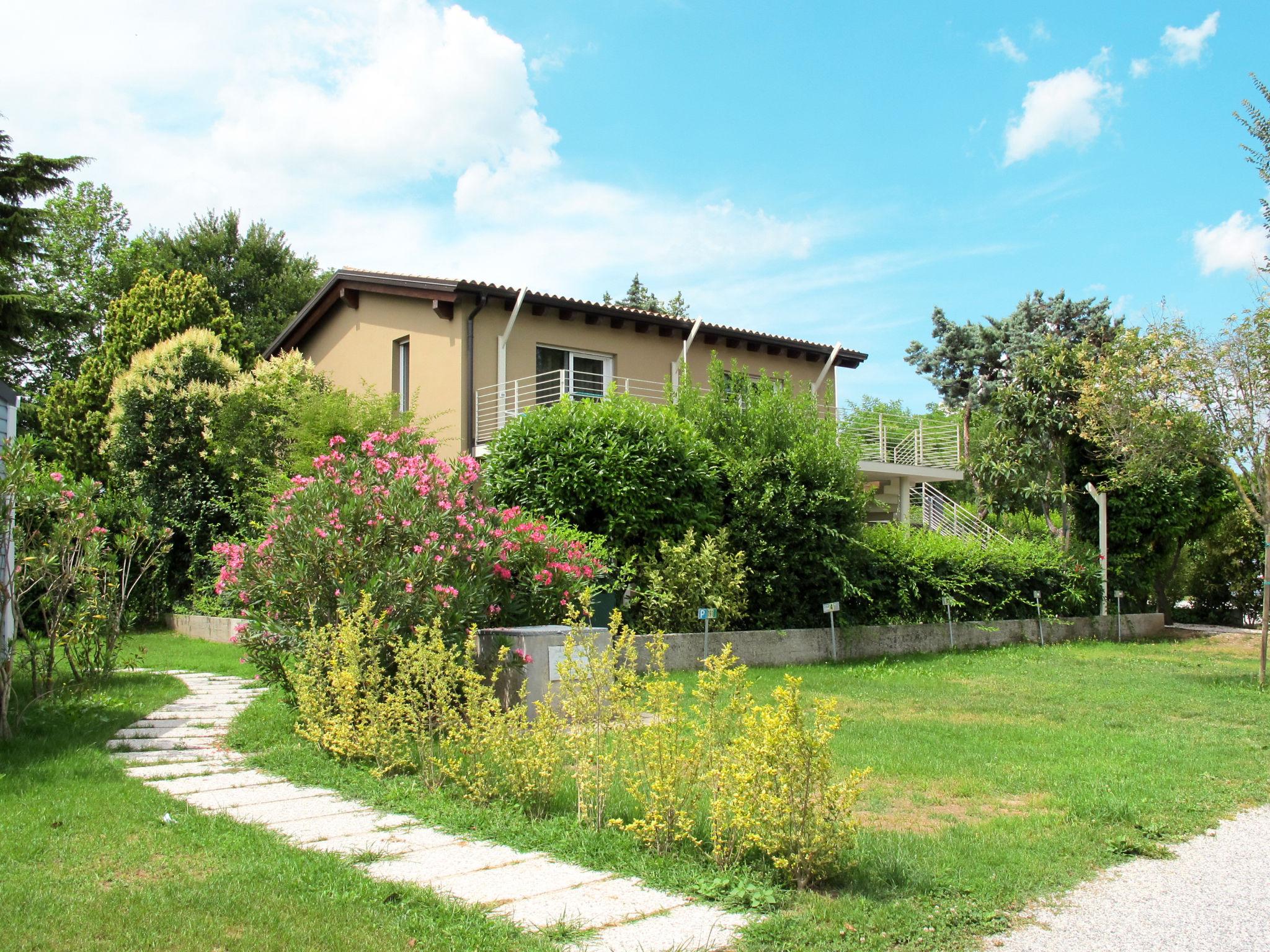 Foto 25 - Apartamento de 3 quartos em Manerba del Garda com piscina e vista para a montanha