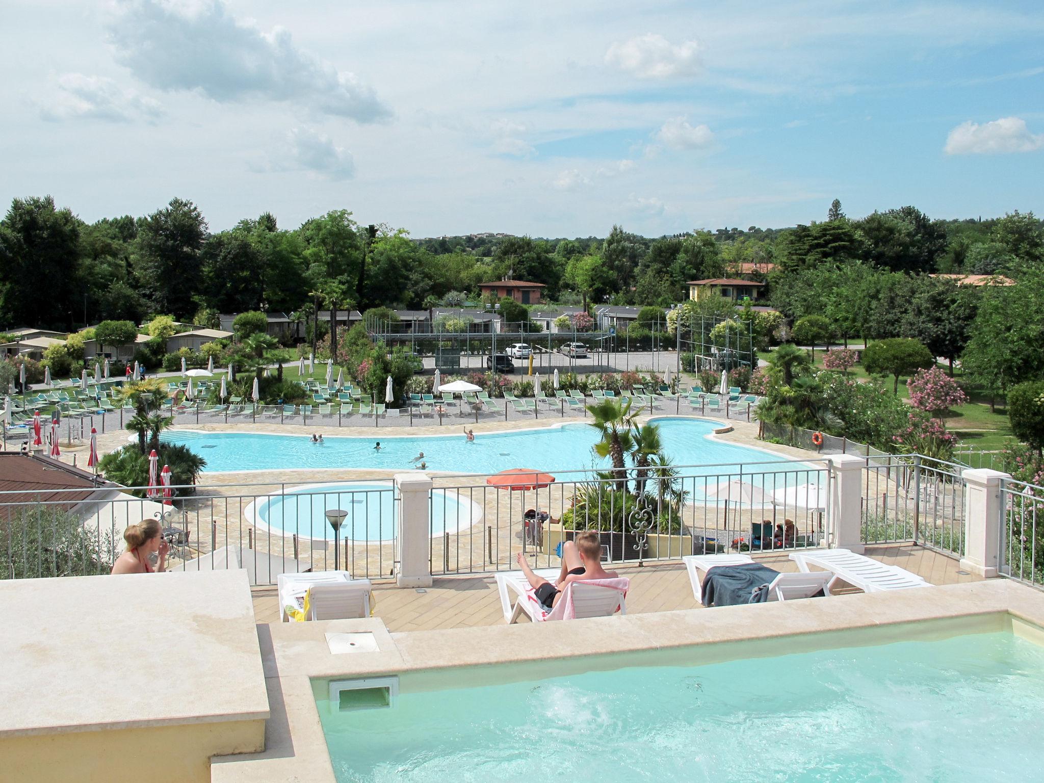 Foto 2 - Casa de 2 habitaciones en Manerba del Garda con piscina y jardín