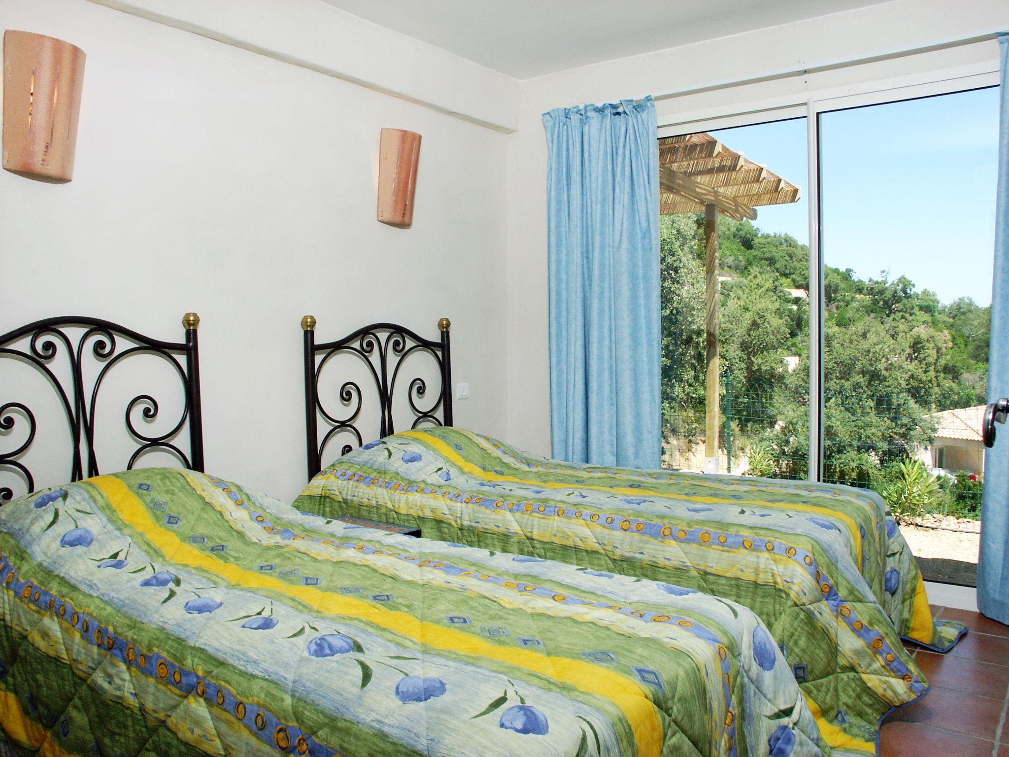 Foto 5 - Casa de 2 quartos em Sari-Solenzara com piscina e vistas do mar