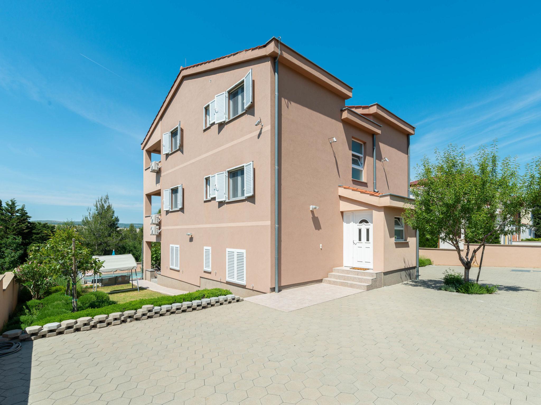 Photo 22 - Appartement de 2 chambres à Jasenice avec piscine et vues à la mer