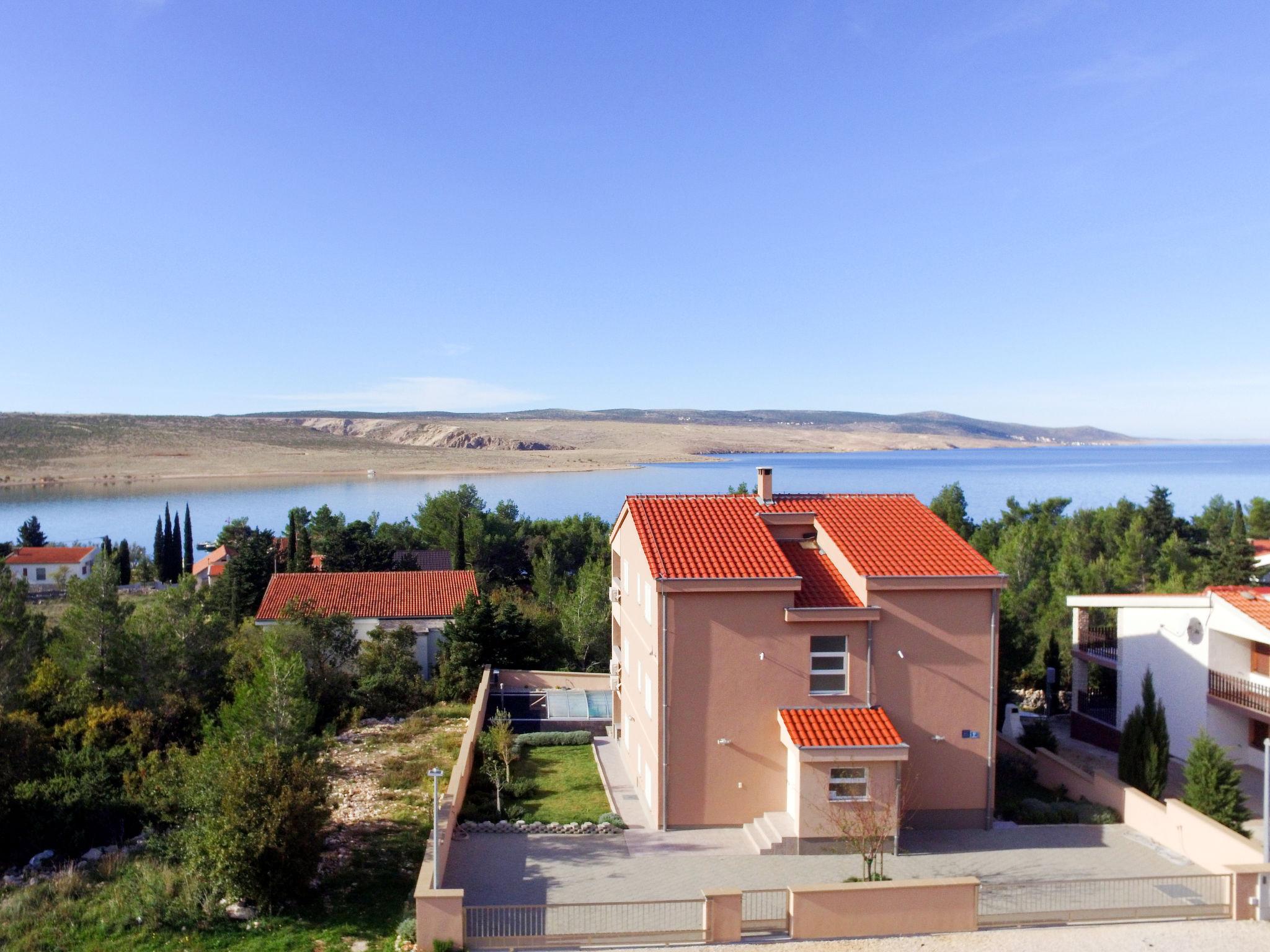 Foto 21 - Appartamento con 2 camere da letto a Jasenice con piscina e vista mare