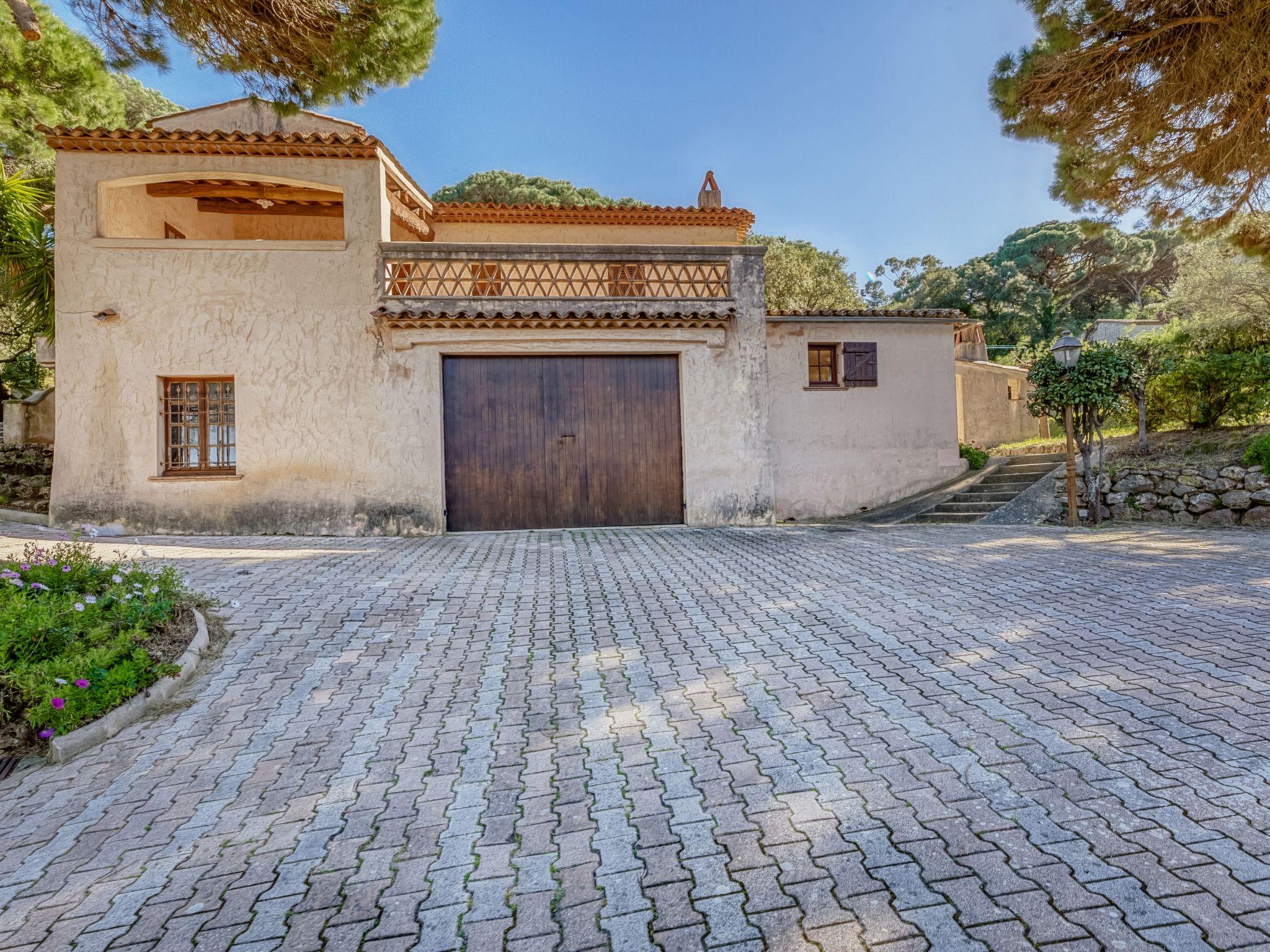 Foto 13 - Apartamento de 2 quartos em Sainte-Maxime com jardim e terraço