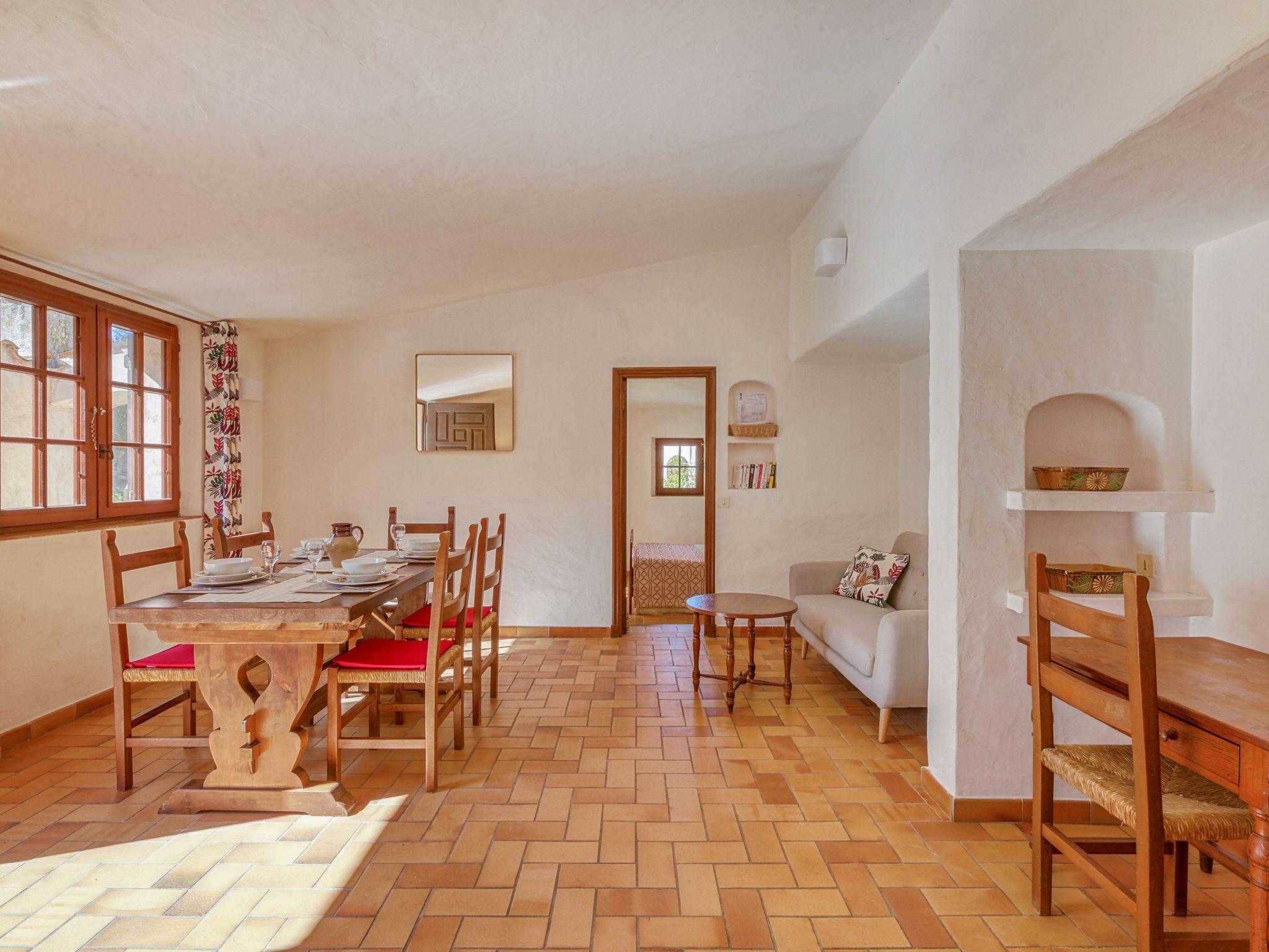Foto 6 - Appartamento con 2 camere da letto a Sainte-Maxime con terrazza e vista mare