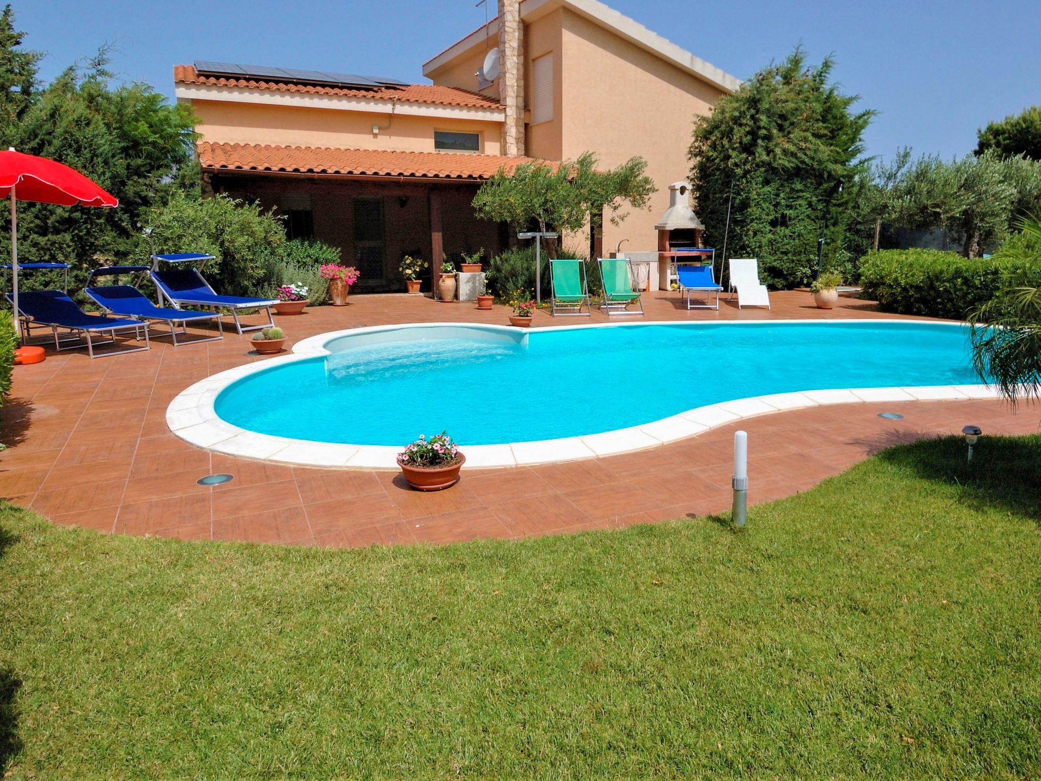 Foto 1 - Casa con 4 camere da letto a Buseto Palizzolo con piscina privata e vista mare