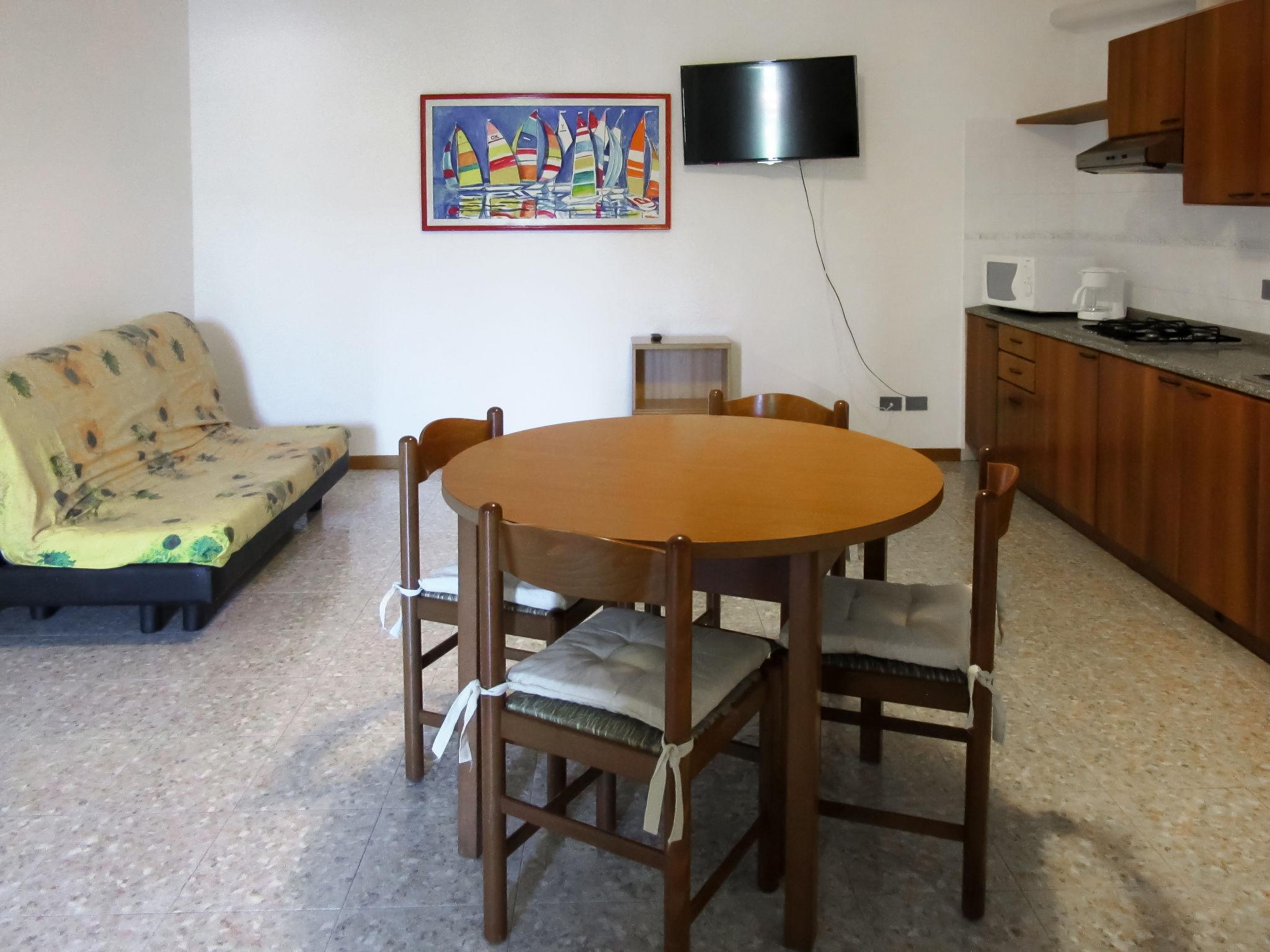 Foto 5 - Apartamento de 1 quarto em Garda com piscina e vista para a montanha