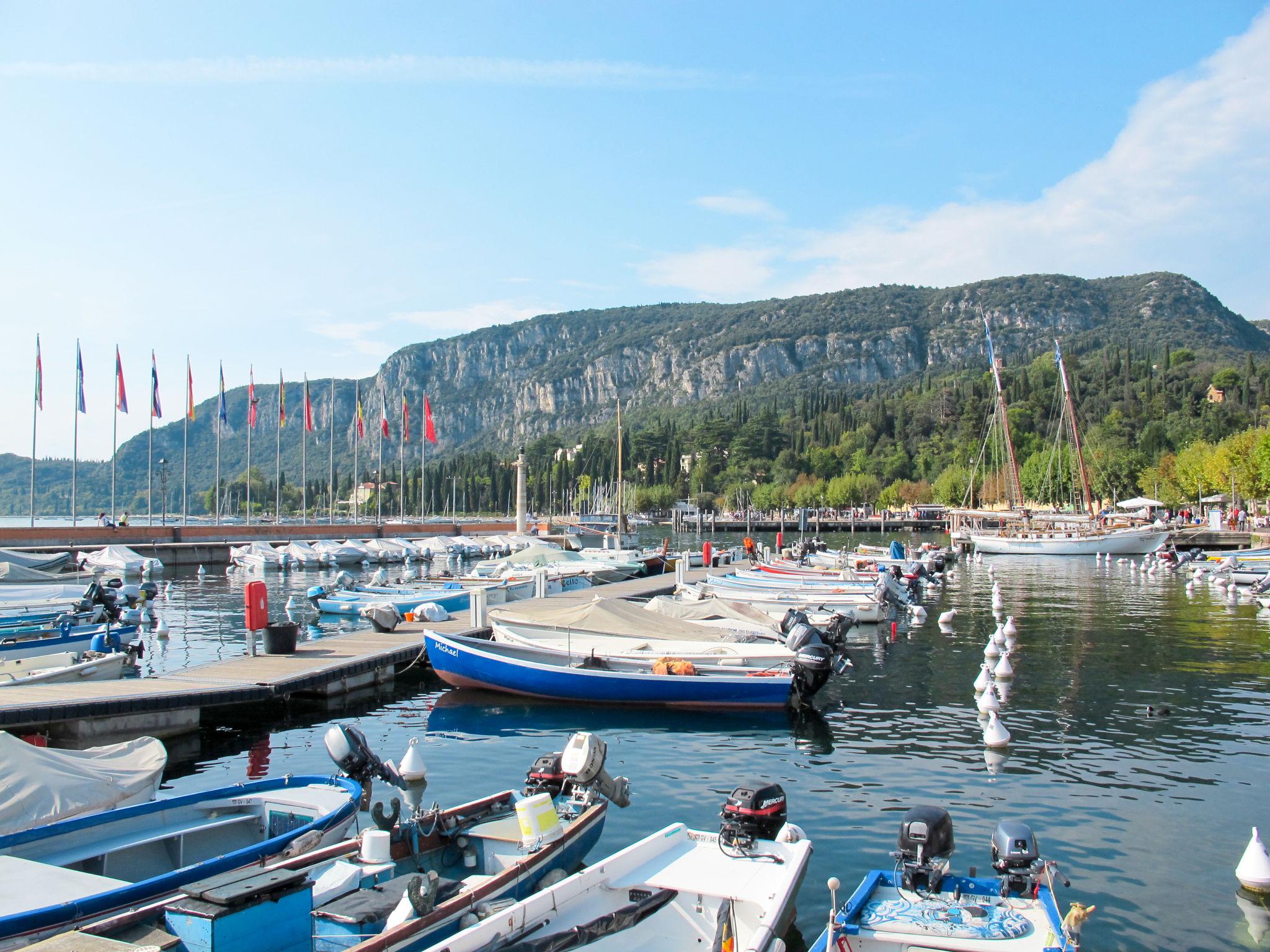 Foto 15 - Apartamento de 2 quartos em Costermano sul Garda com piscina e vista para a montanha