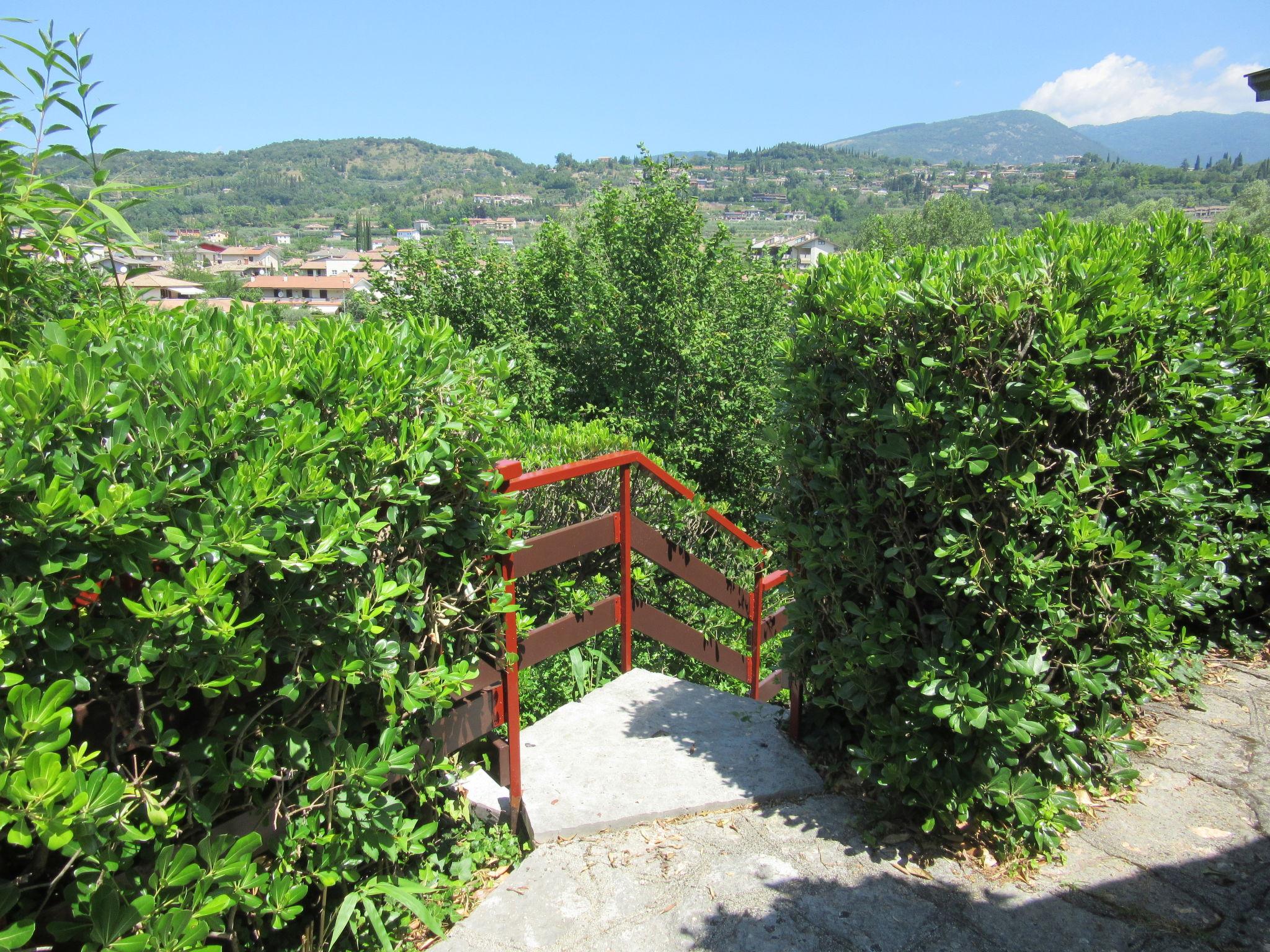 Foto 10 - Apartamento de 1 habitación en Garda con piscina y vistas a la montaña