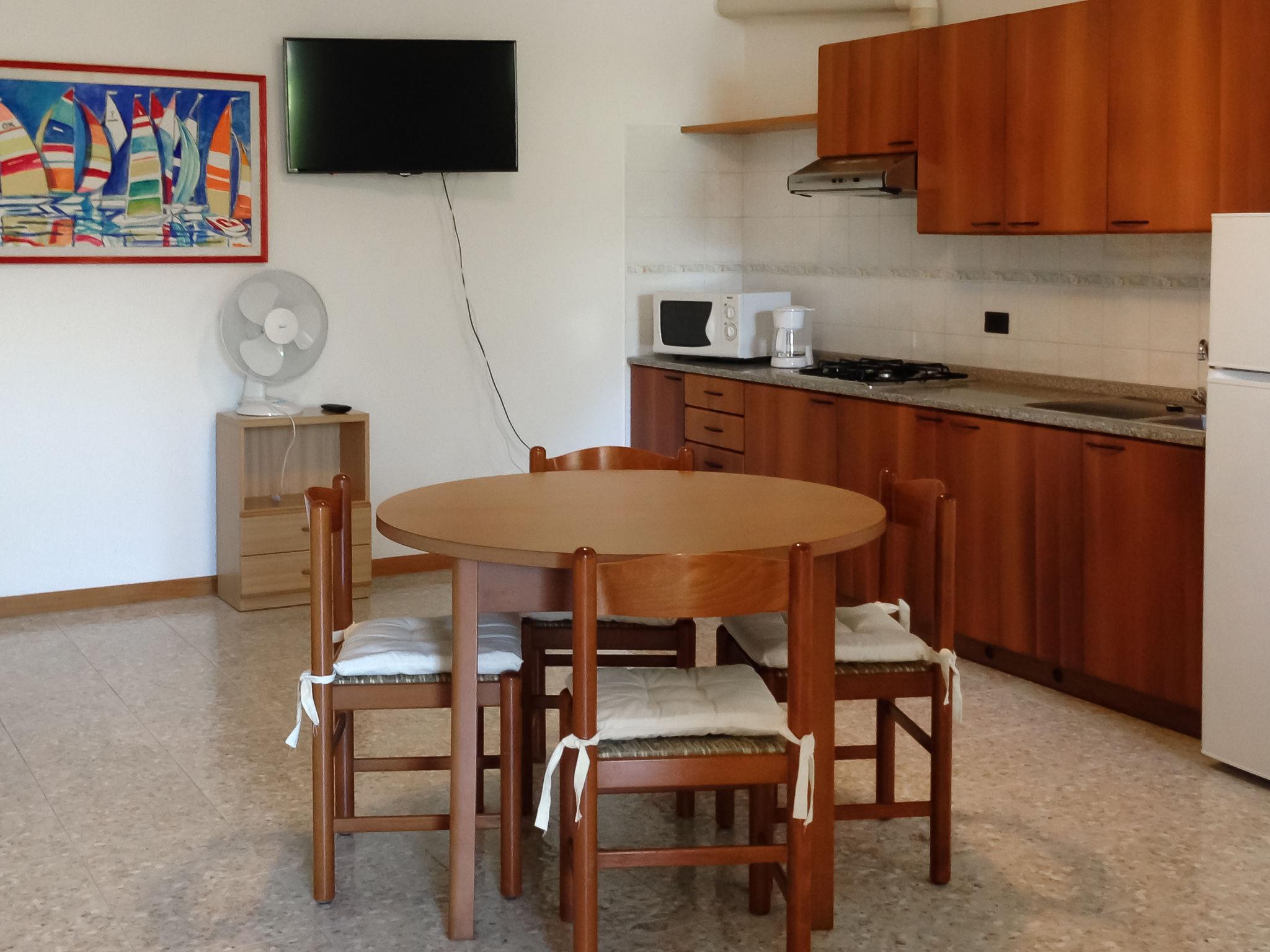 Foto 7 - Apartamento de 1 quarto em Garda com piscina e vista para a montanha