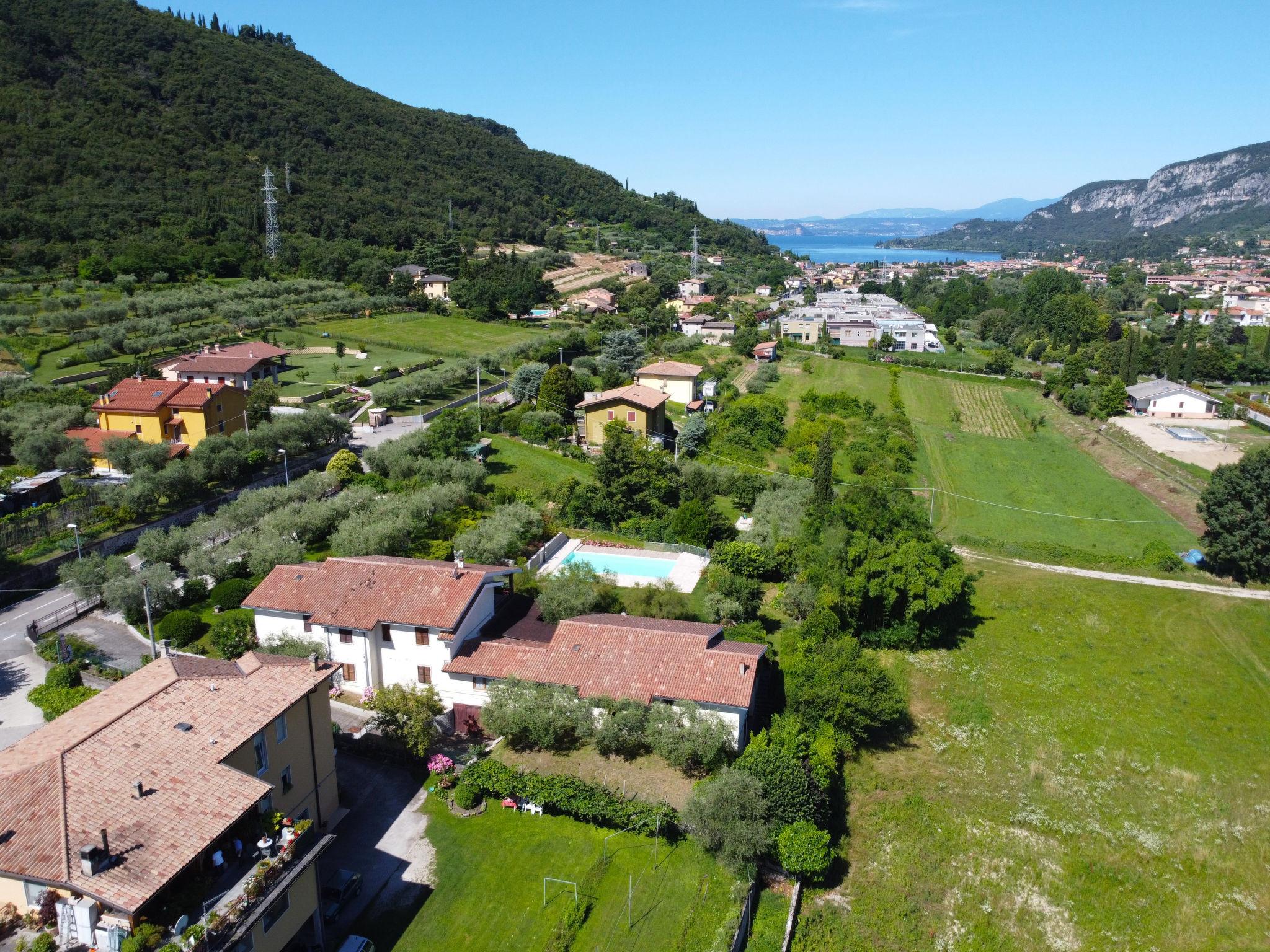 Photo 3 - Appartement de 1 chambre à Garda avec piscine et vues sur la montagne